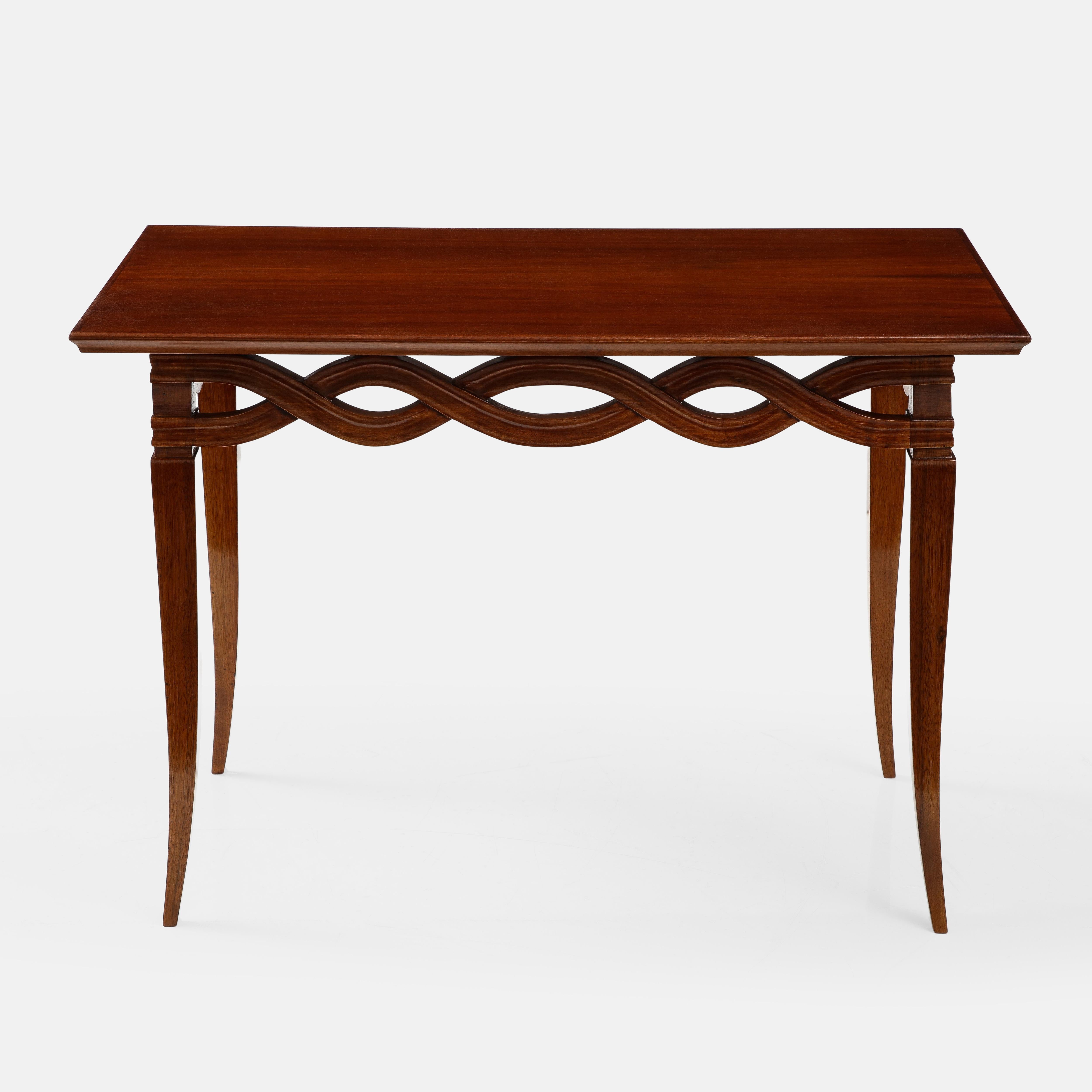 Mid-20th Century Rare Small Walnut Coffee or Side Table Attributed to Paolo Buffa, Italy, 1940s For Sale