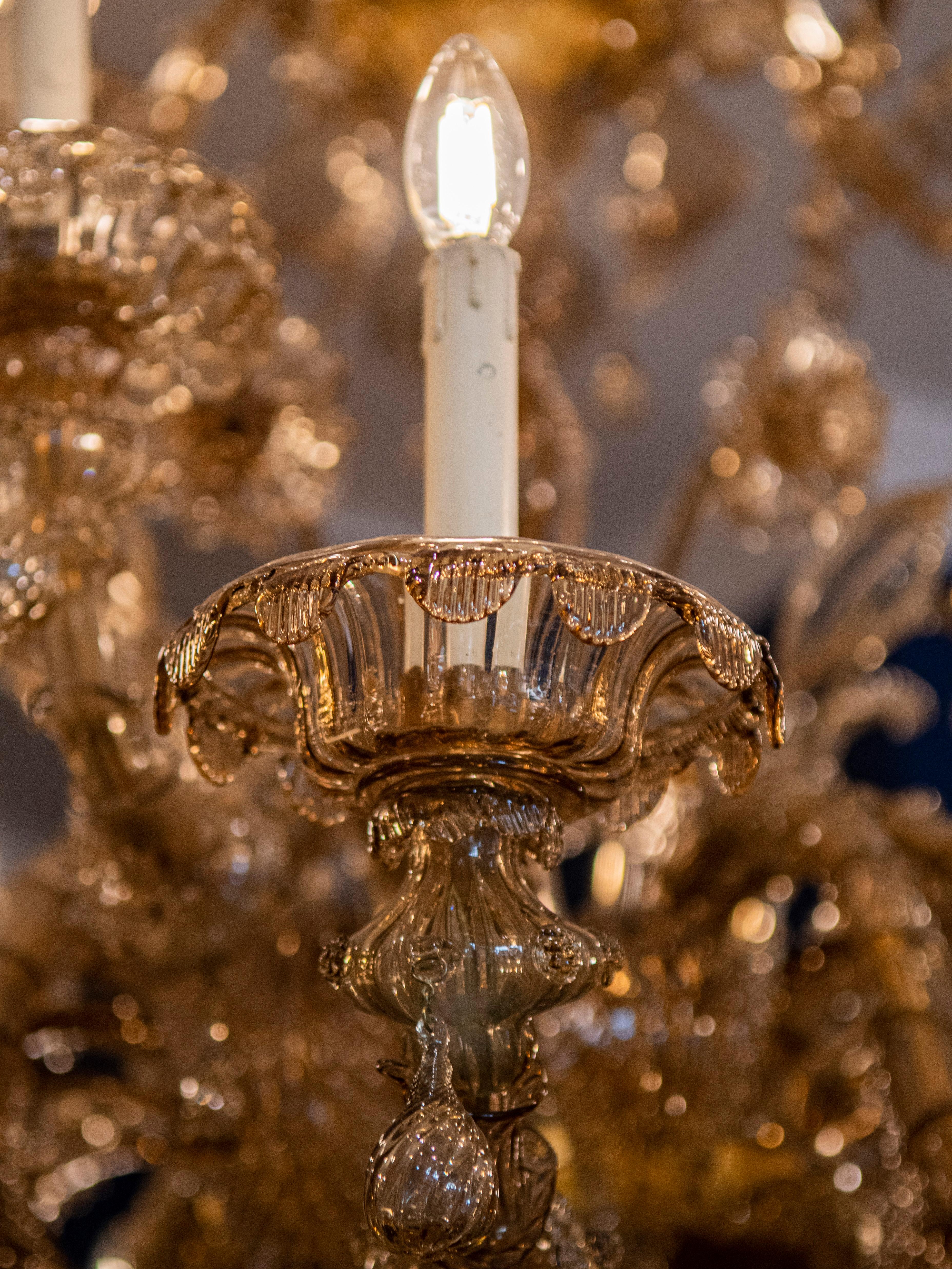 Neorococò Raro lampadario di Murano in vetro fumé soffiato a mano, circa 1940 in vendita