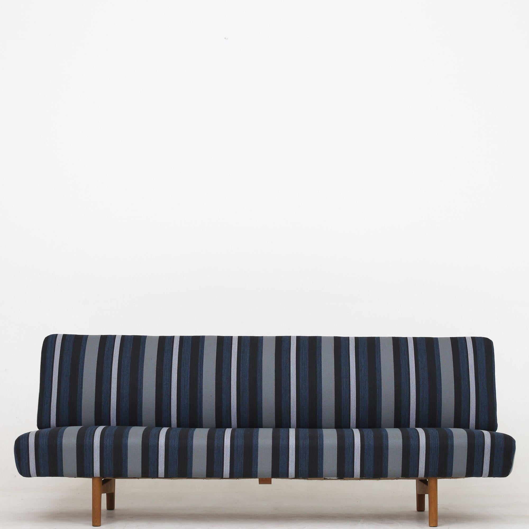 Rare Sofa by Hans J. Wegner For Sale 1
