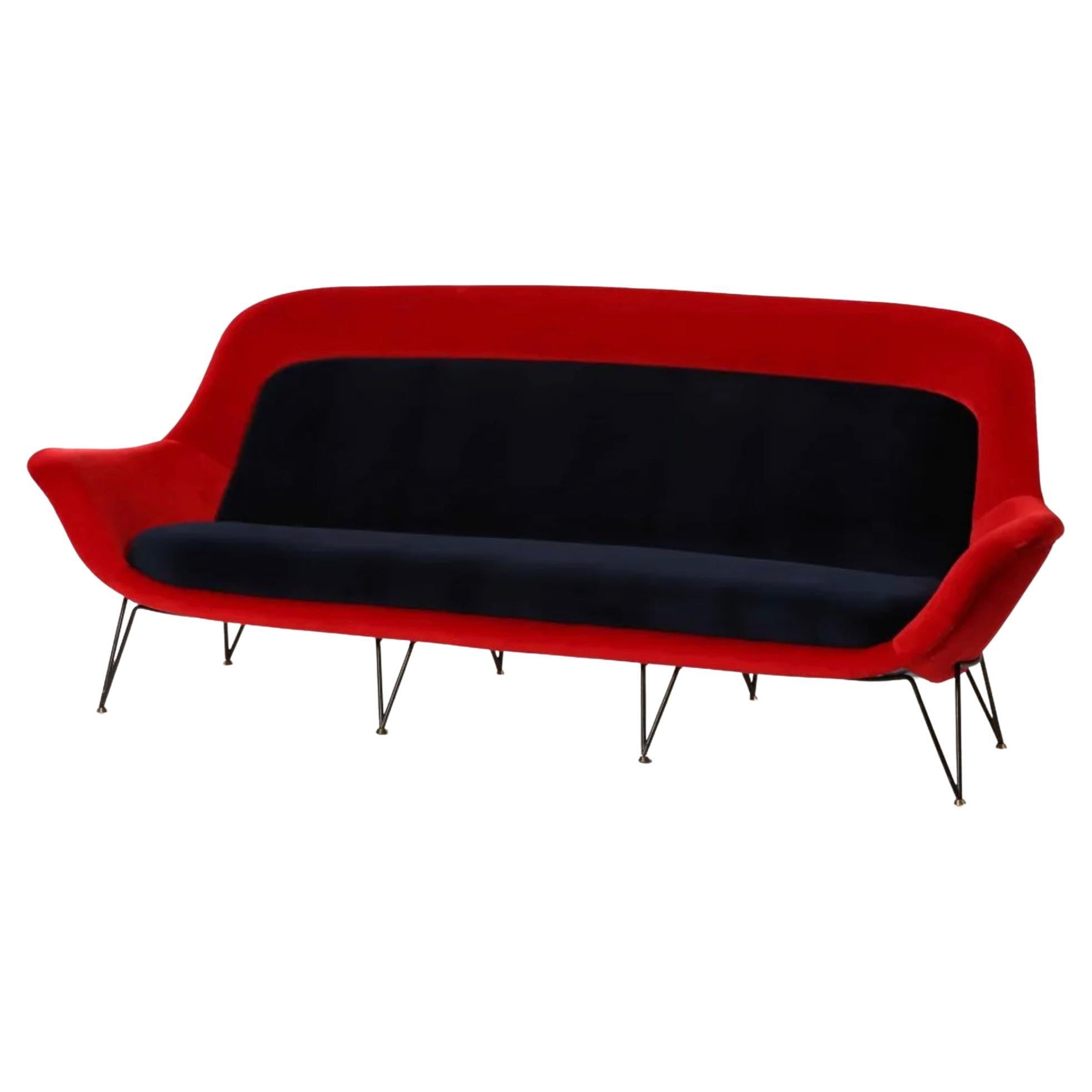 Sofa von Lenzi aus Samt auf Metall- und Messingsockel  Italien 1950er Jahre 