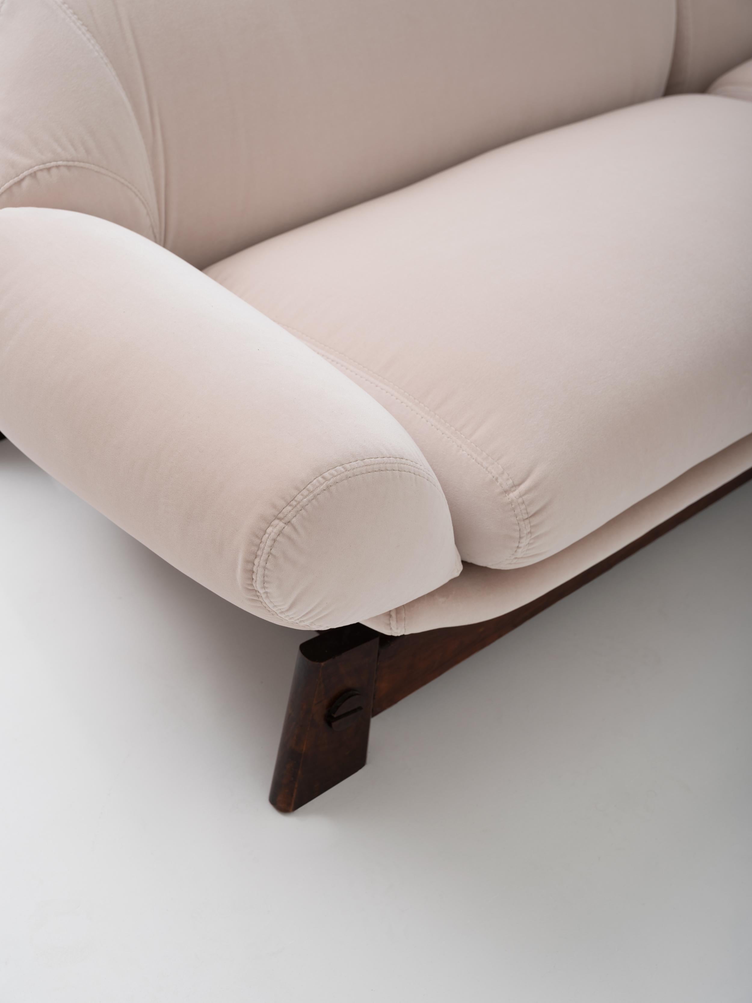 Upholstery Rare Sofa by Móveis Cimo 1960s Brazil Off-White Velvet For Sale