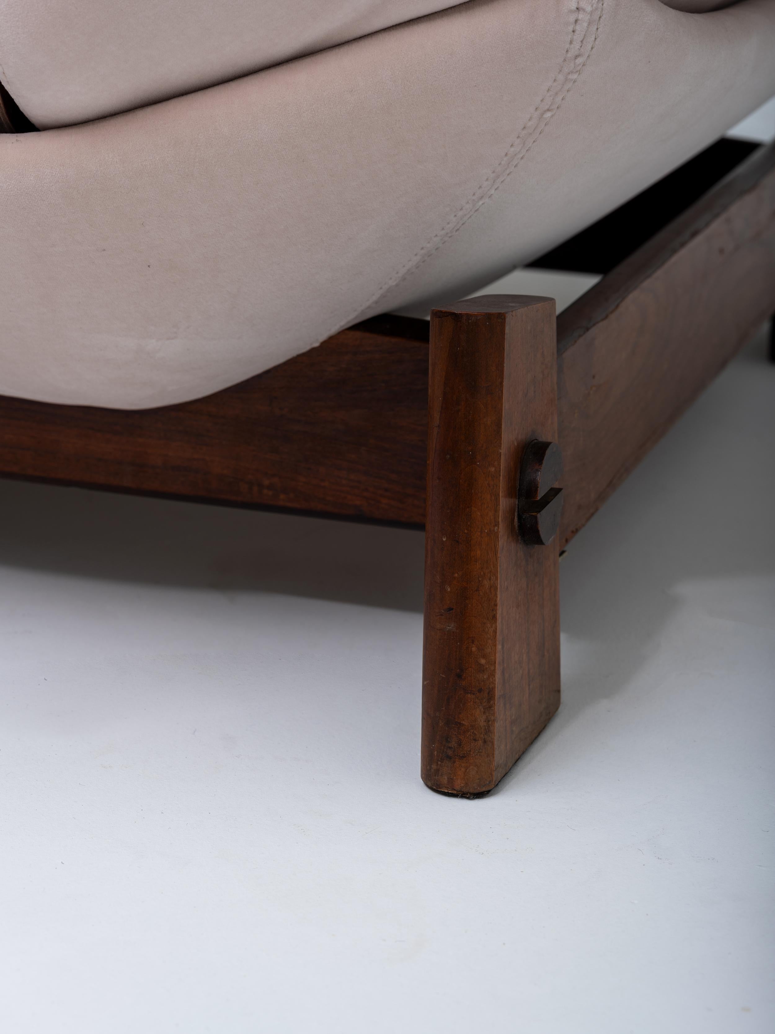 Rare Sofa by Móveis Cimo 1960s Brazil Off-White Velvet For Sale 3