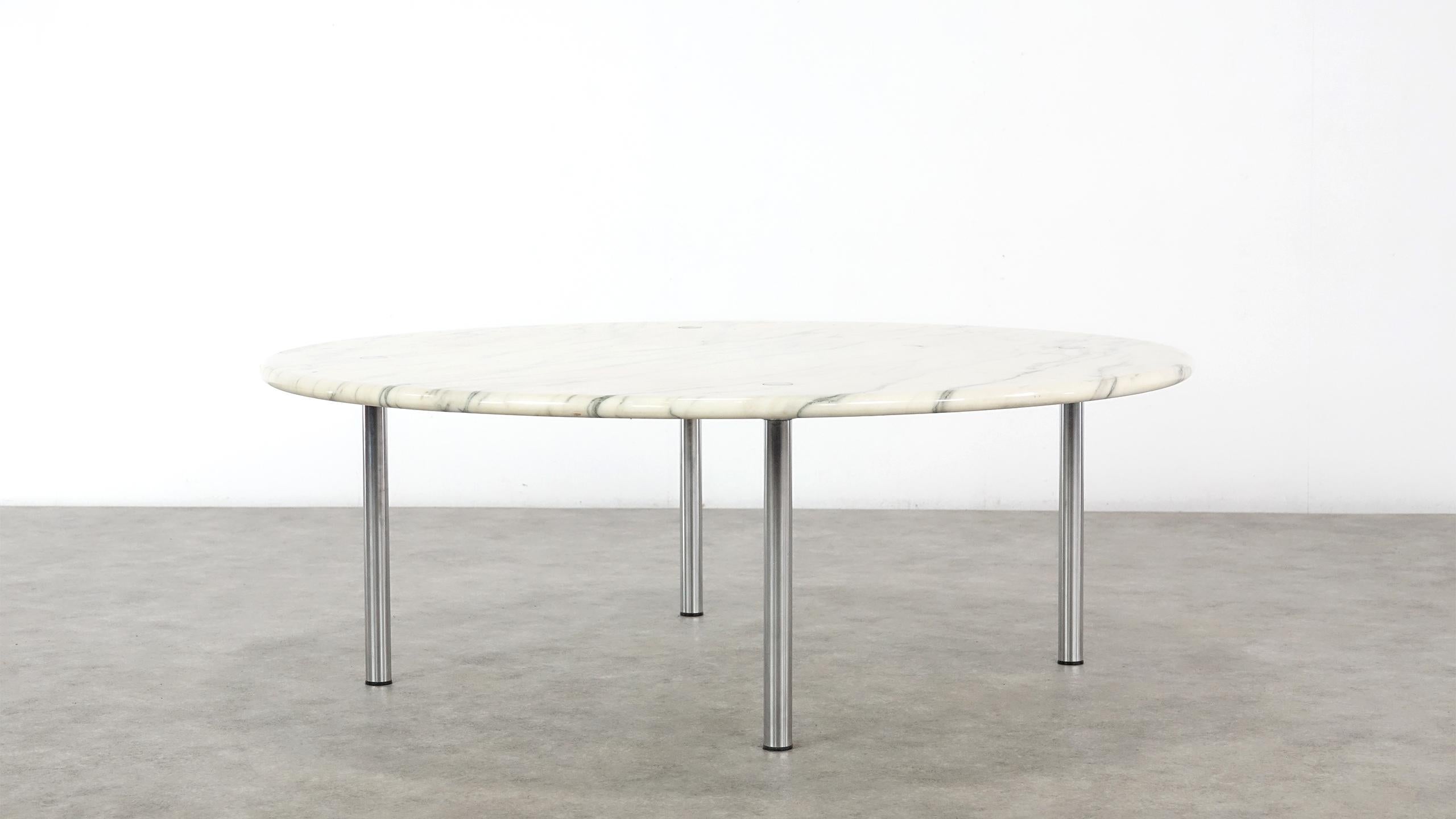 Extraordinary coffee table with Carrara marble top by Erwine & Estelle Laverne for Laverne Int., USA 1954. Marble with chromed legs. Very good condition.