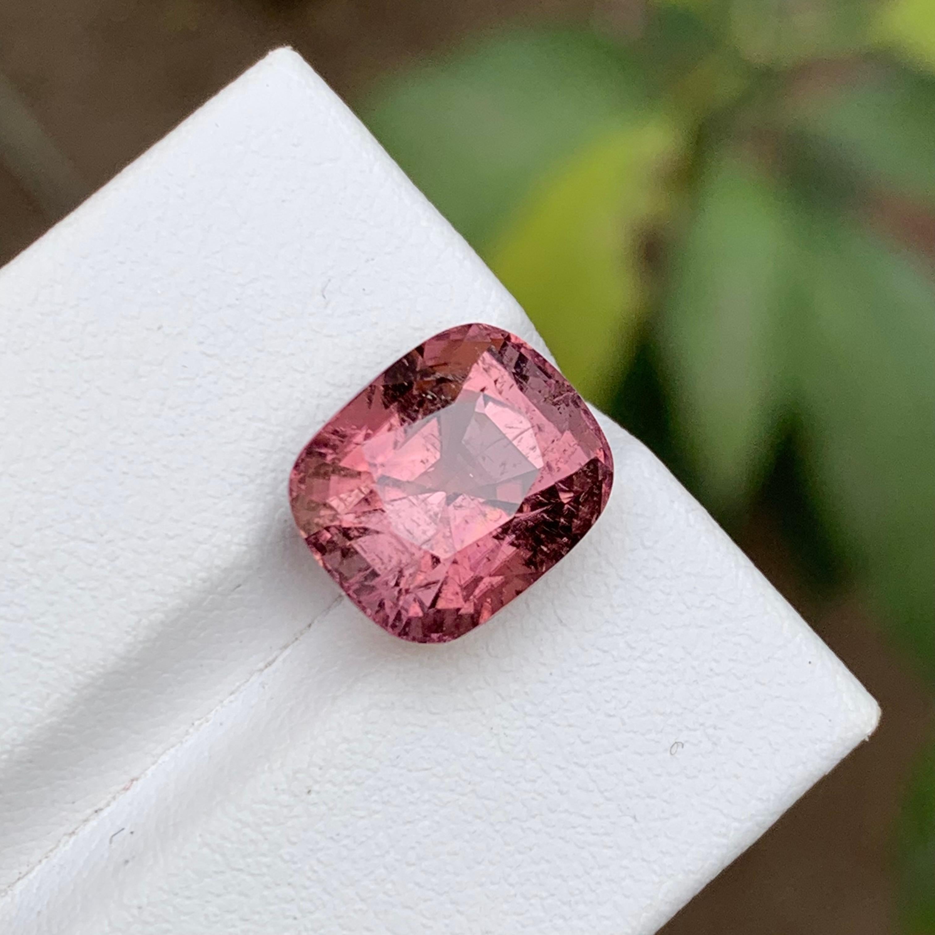Rara gemma di tormalina naturale rosa tenue, taglio a cuscino da 7,50 carati per anello/pendente in vendita 3