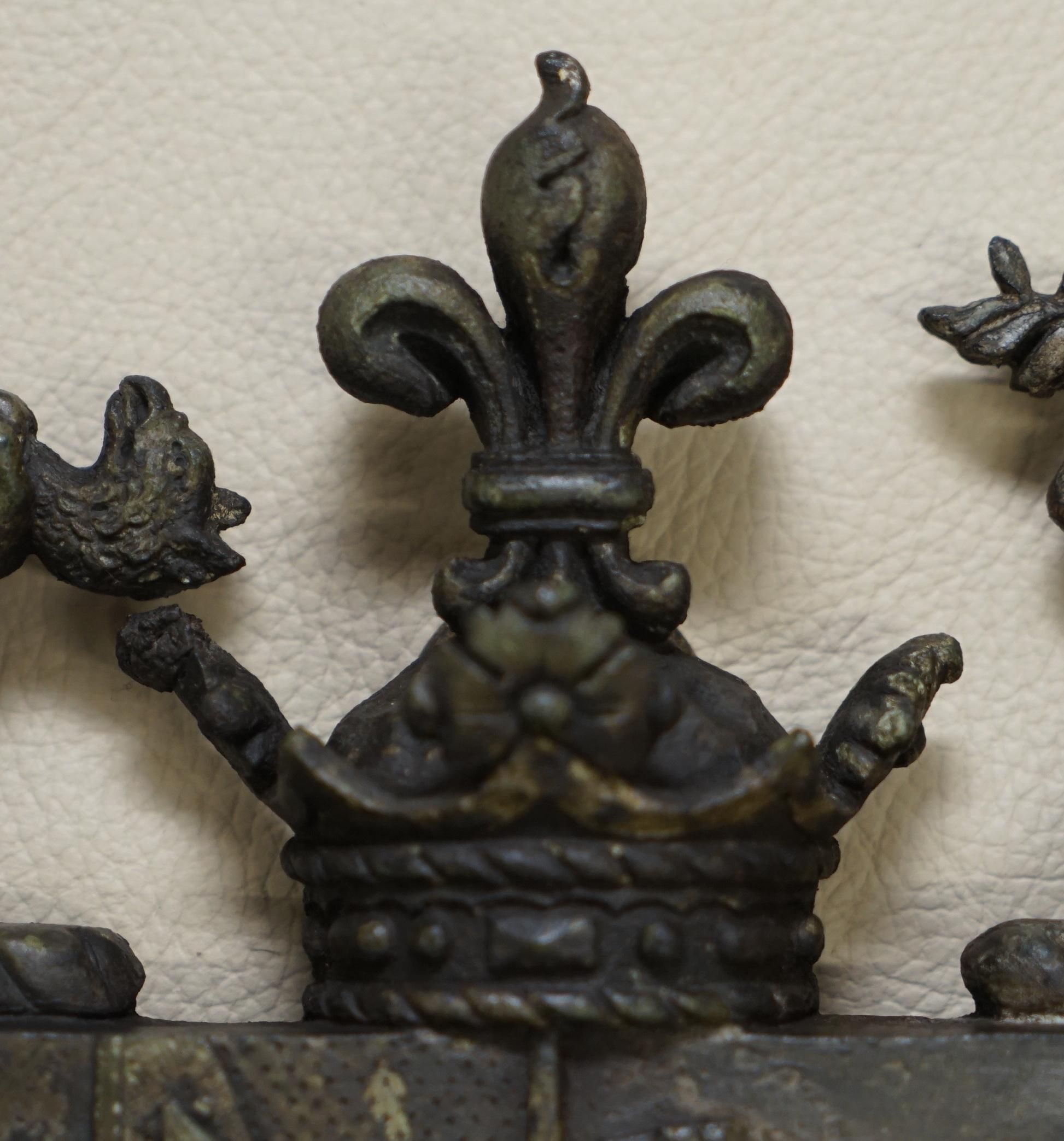 20th Century Rare Solid Bronze Armorial Crest Coat of Arms Lovely Verdigris Patination For Sale