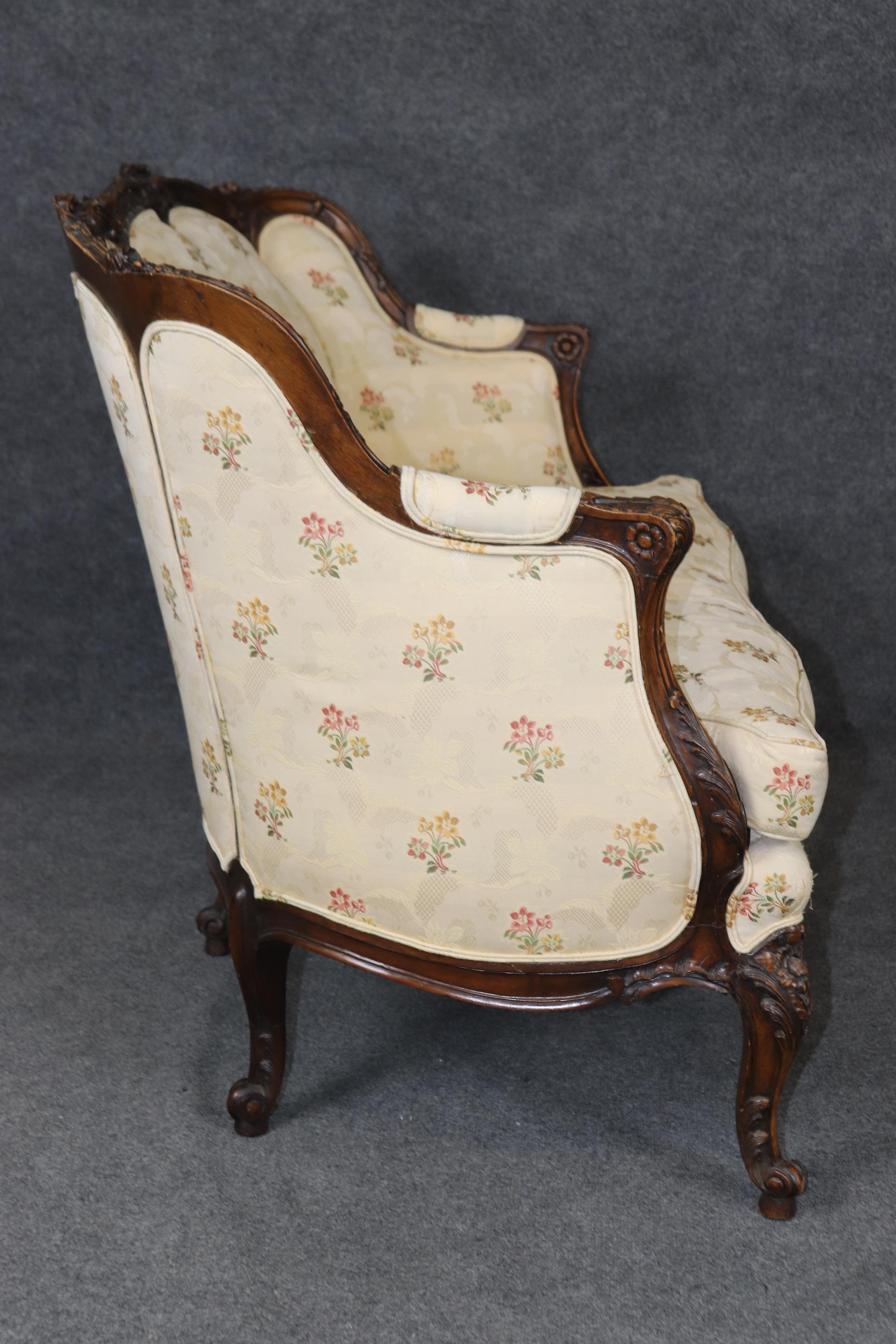 Mogano Raro divano in mogano massiccio intagliato inglese di epoca georgiana CIRCA 1890 in vendita