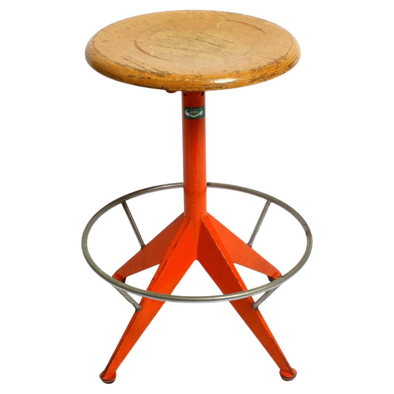 Rare tabouret en métal massif de l'industrie italienne du milieu du siècle par Mautren en orange rare en vente