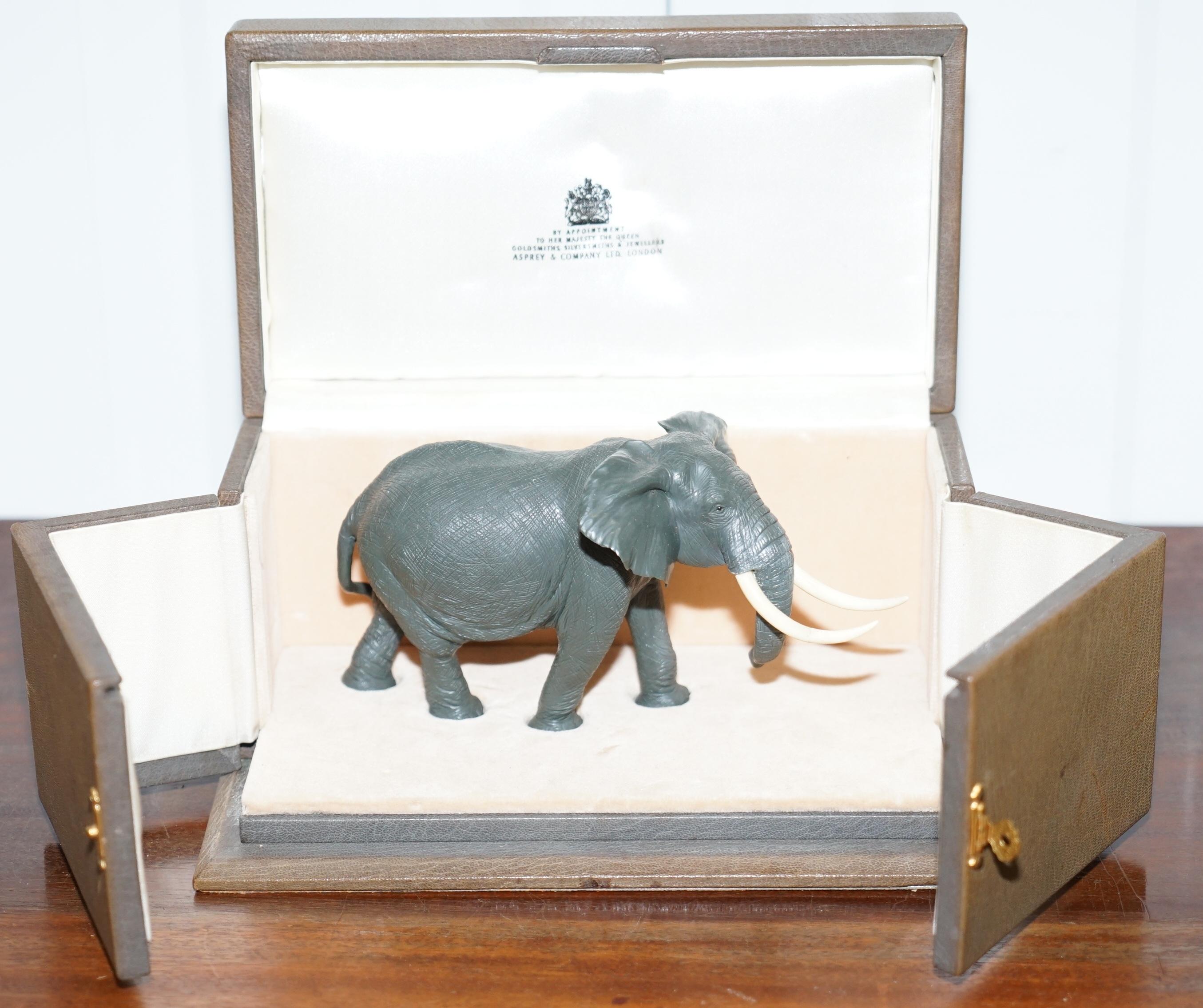 We are delighted to offer for sale this absolutely exquisite very rare and original Gerd Dreher 1939 solid Jasper Elephant retailed by and in the original box from Asprey London

These pieces are exceptionally rare, highly sort after and almost