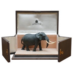 Rare éléphant en jaspe massif sculpté par Gerd Dreher en 1939 et vendu par Asprey London