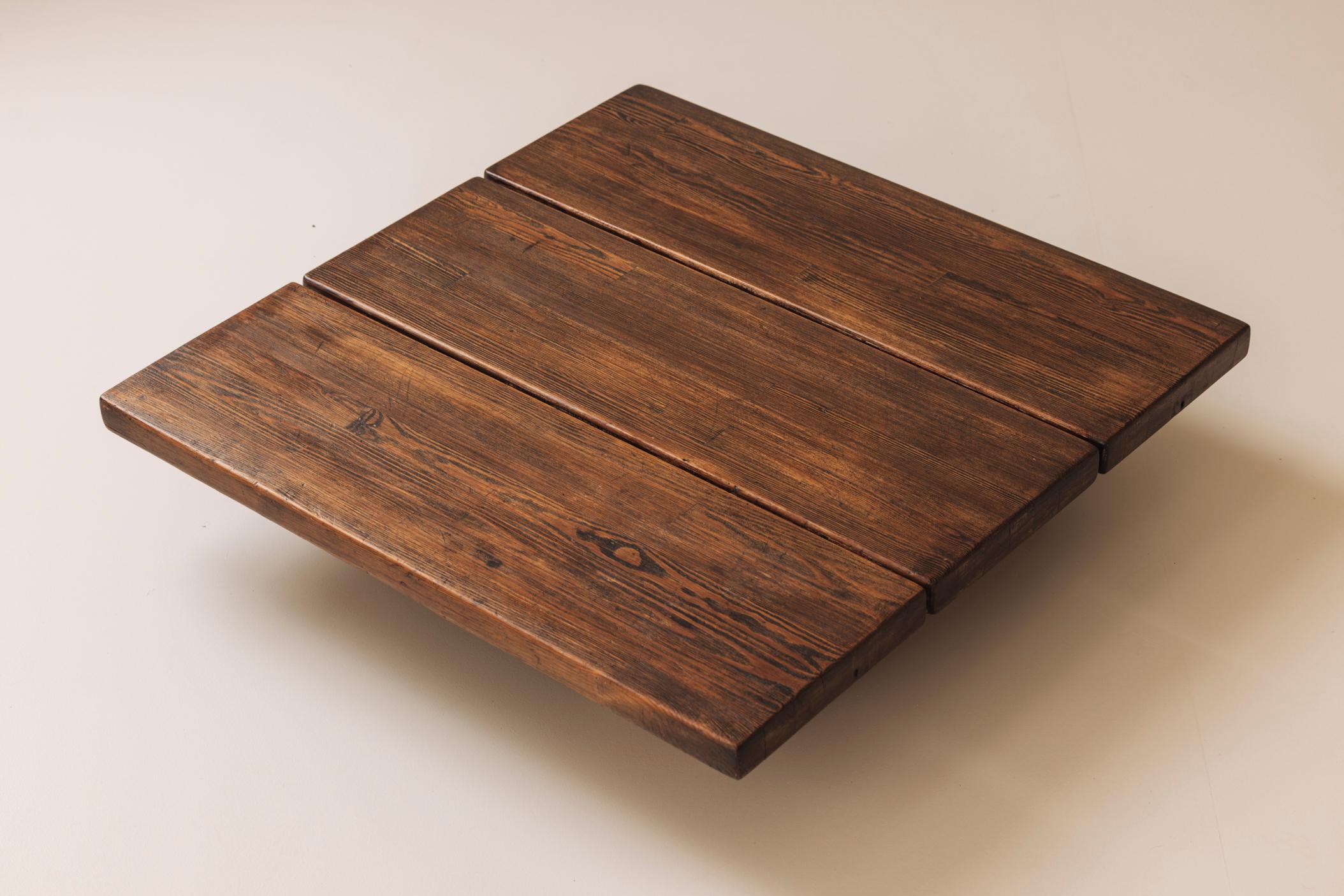 Rare table basse en pin massif par Ilmari Tapiovaara pour Laukaan Puu, Finlande années 1950 en vente 2