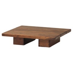 Rare table basse en pin massif par Ilmari Tapiovaara pour Laukaan Puu, Finlande années 1950