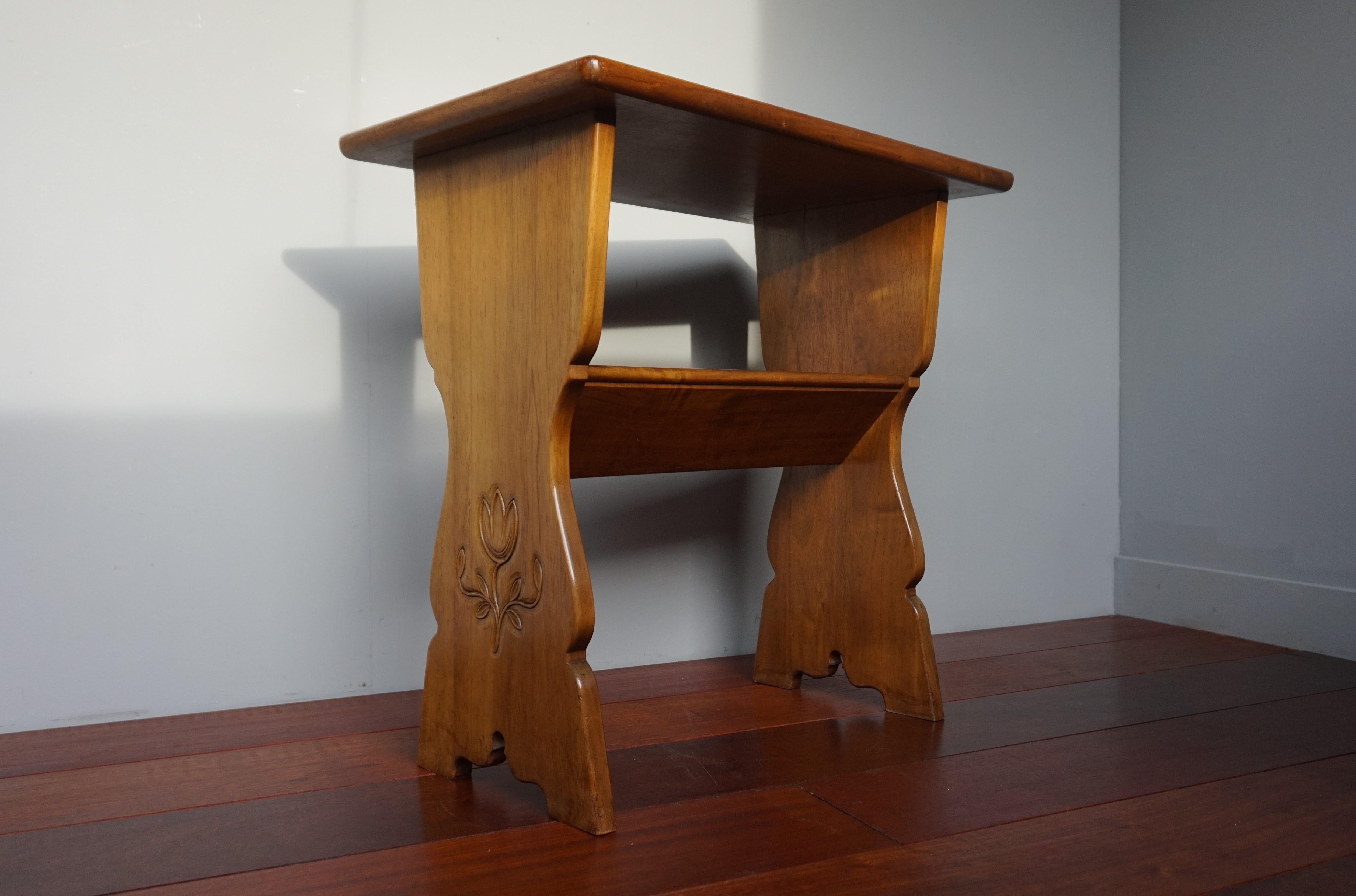 book trough table