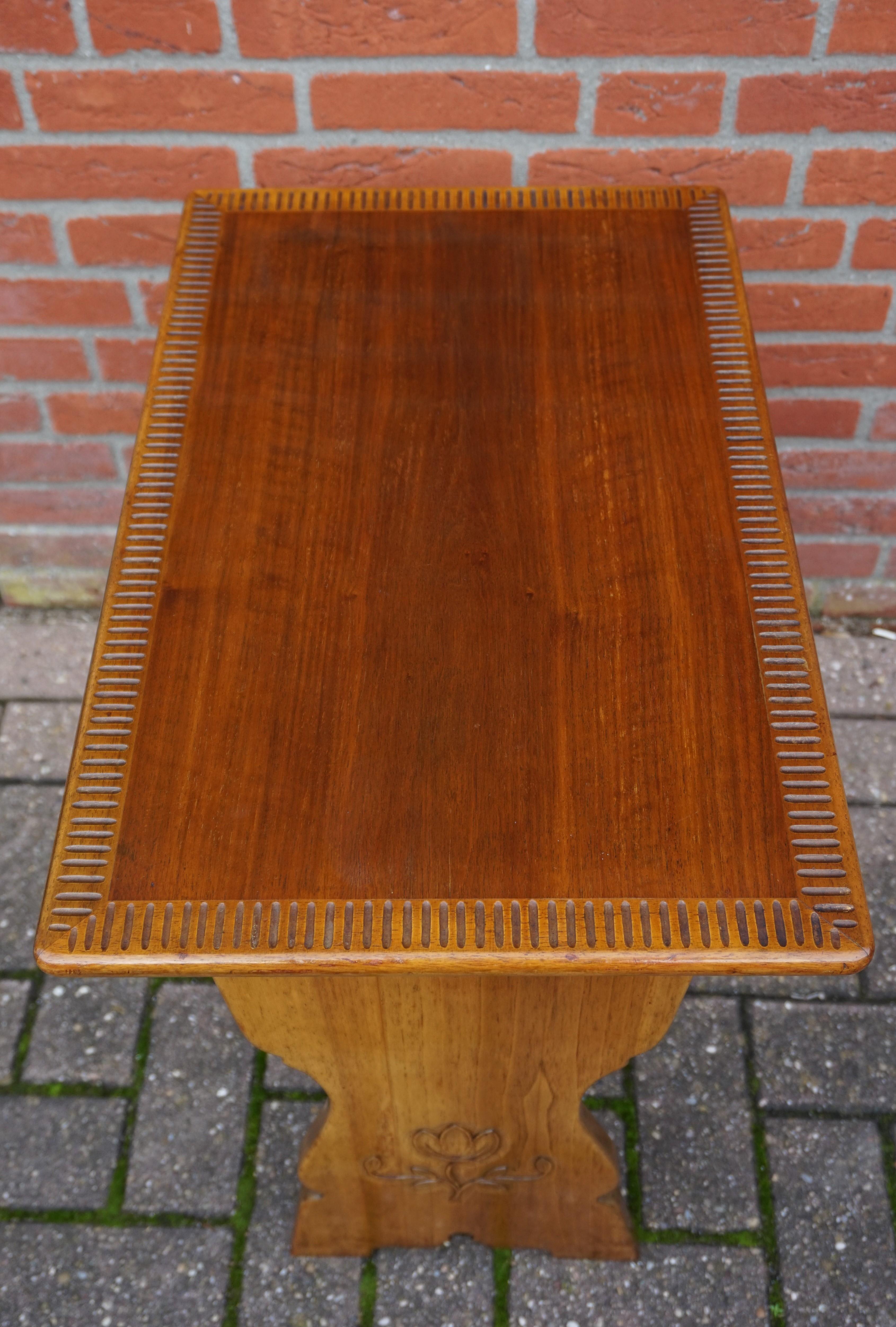 Rare Solid Wood Arts & Crafts End or Side Table with Book Trough / Books Rack In Good Condition In Lisse, NL
