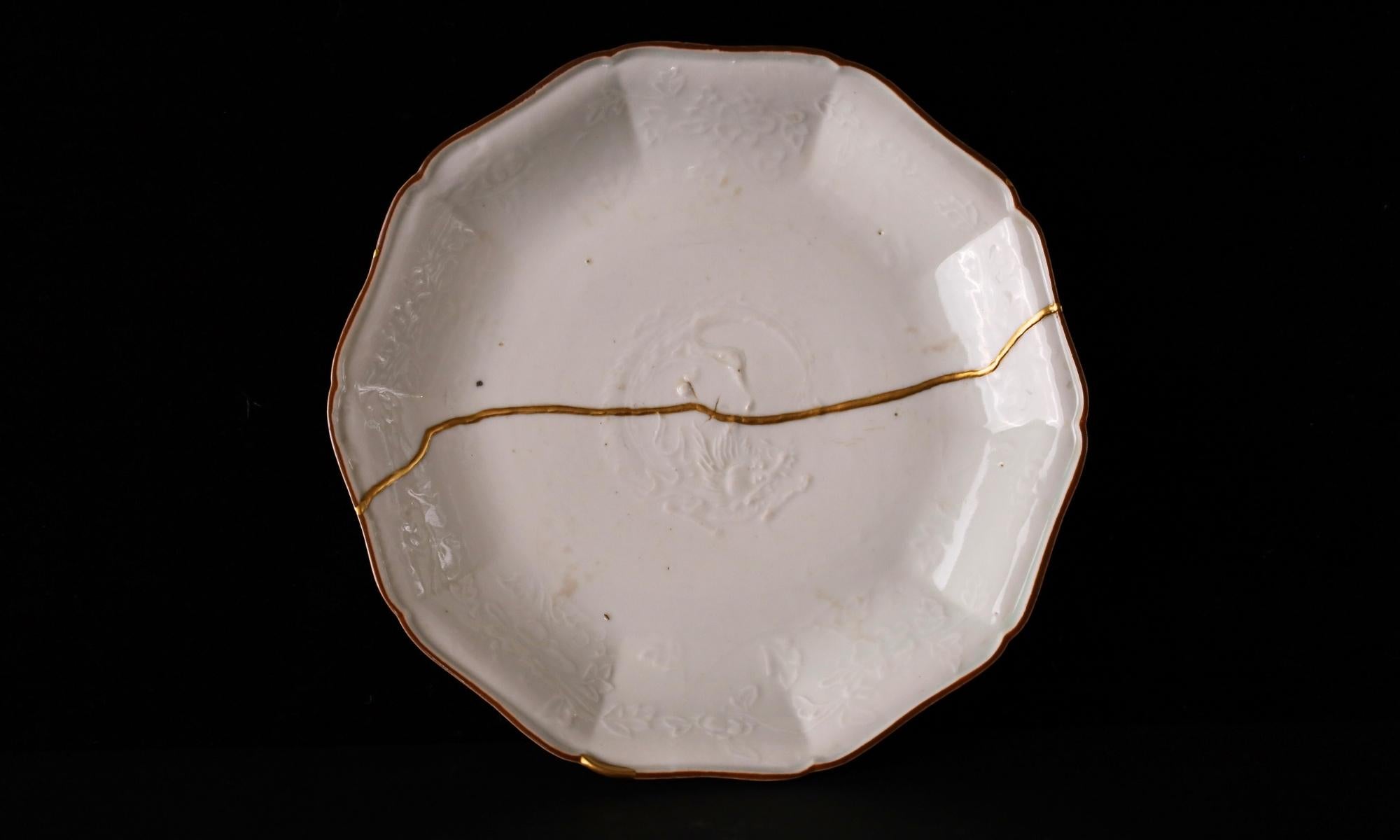 Rare Song Dynasty kintsugi repaired dragon plate (11-13 century) For Sale 6