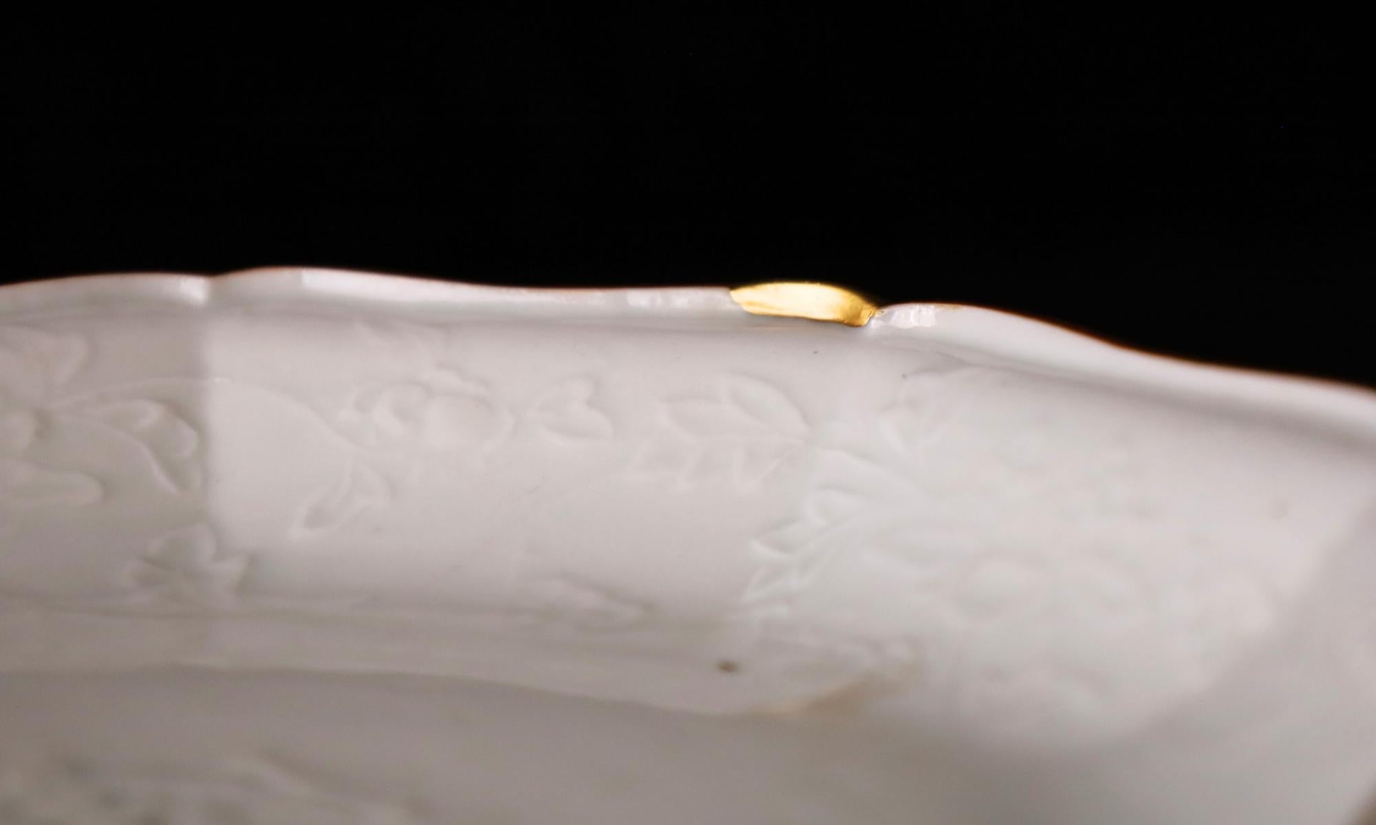 Rare Song Dynasty kintsugi repaired dragon plate (11-13 century) In Good Condition For Sale In Fukuoka, JP
