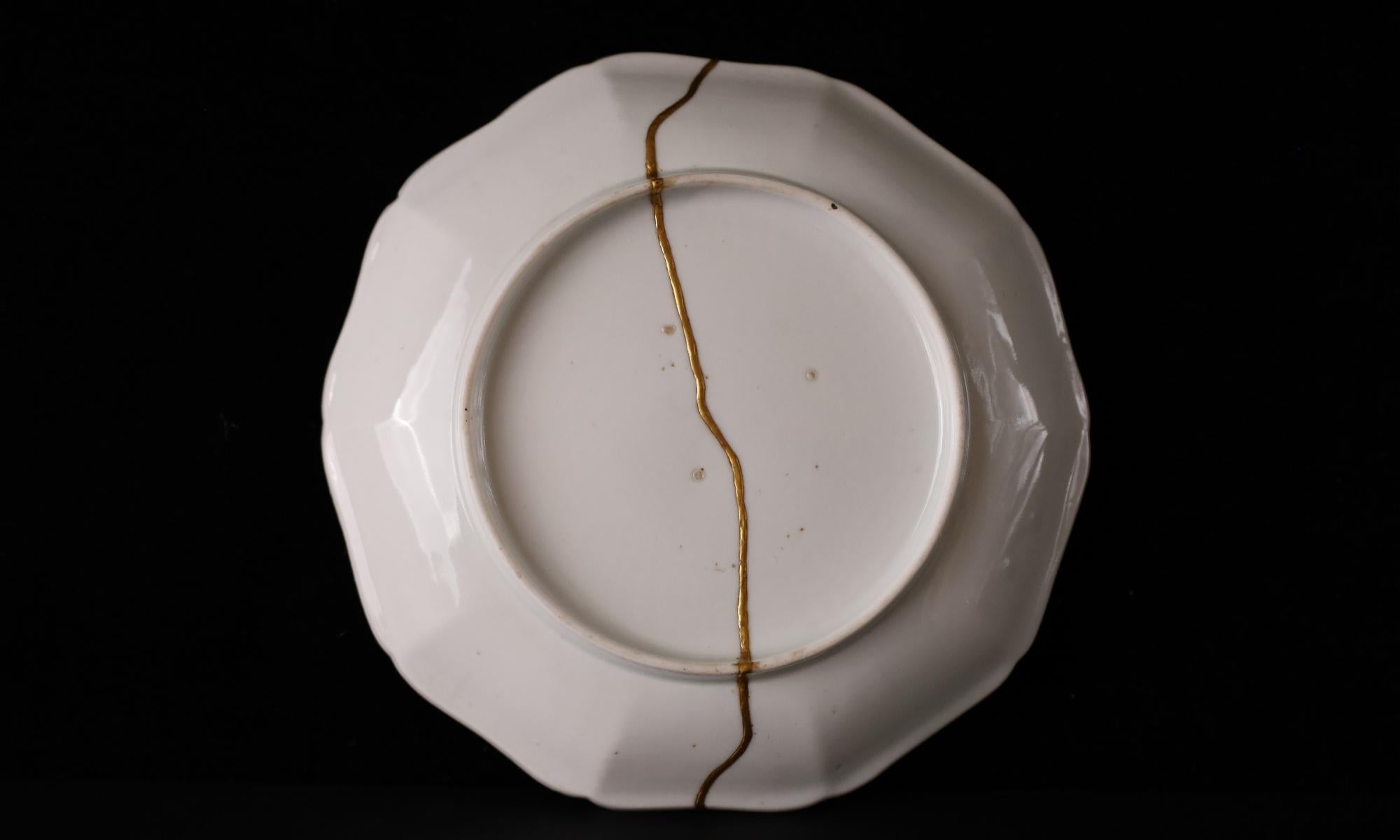 Rare Song Dynasty kintsugi repaired dragon plate (11-13 century) For Sale 2