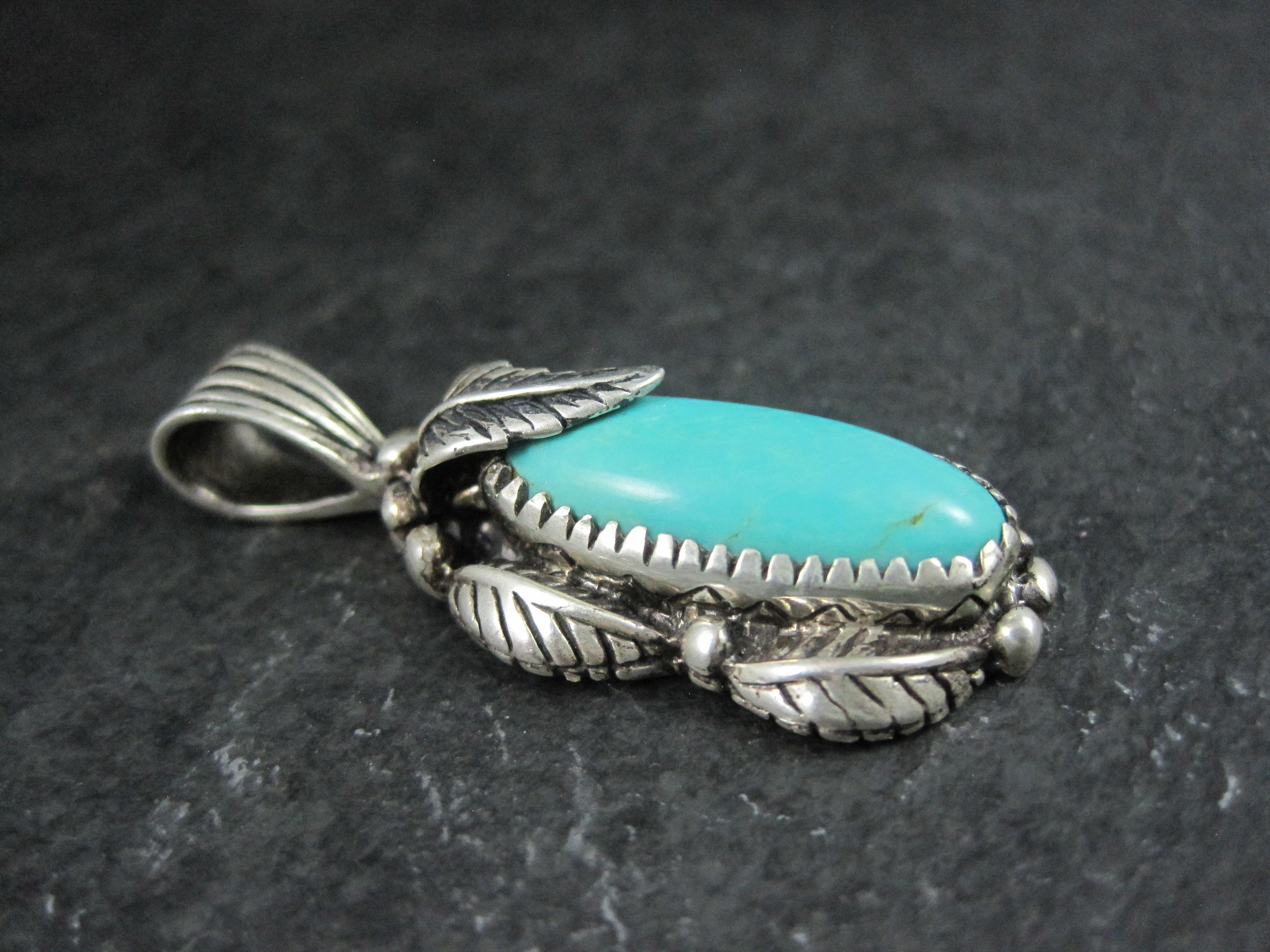 Nativo americano Raro ciondolo a forma di piuma di turchese in sterling del sud-ovest di Carol Felley in vendita