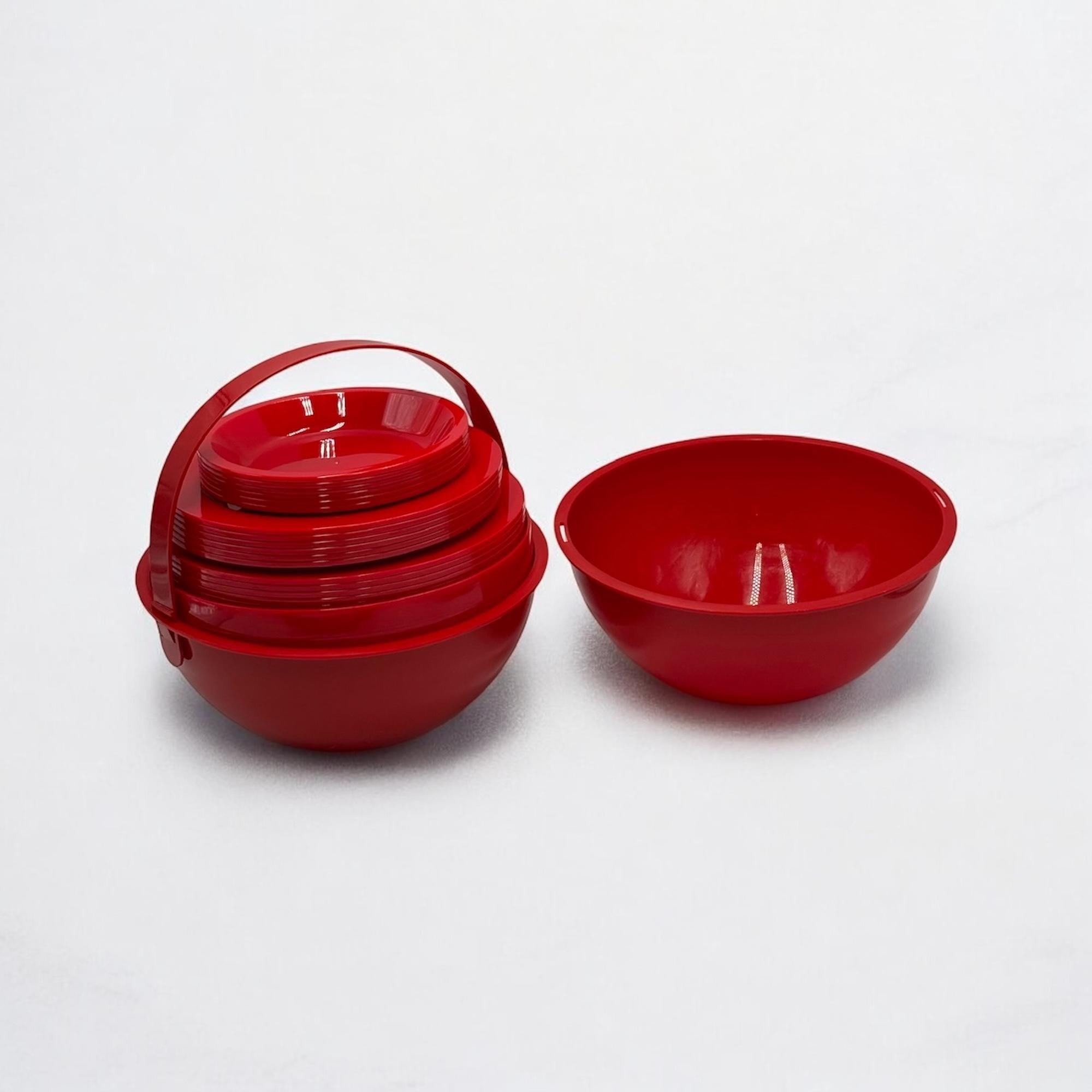 Rare Space Age Picnic Set ‘Pic Boll’ by Carlo Viglino for Guzzini, 1960s For Sale 3