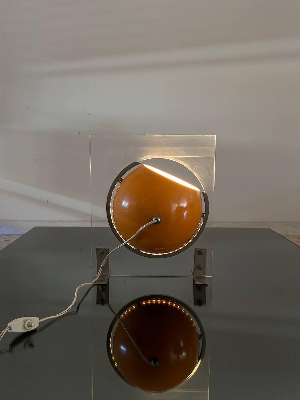 Ère spatiale Rare lampe de table de l'ère spatiale en lucite par Jean Dudon, France, 1960 circa en vente