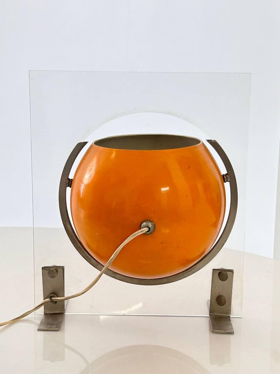 Métal Rare lampe de table de l'ère spatiale en lucite par Jean Dudon, France, 1960 circa en vente