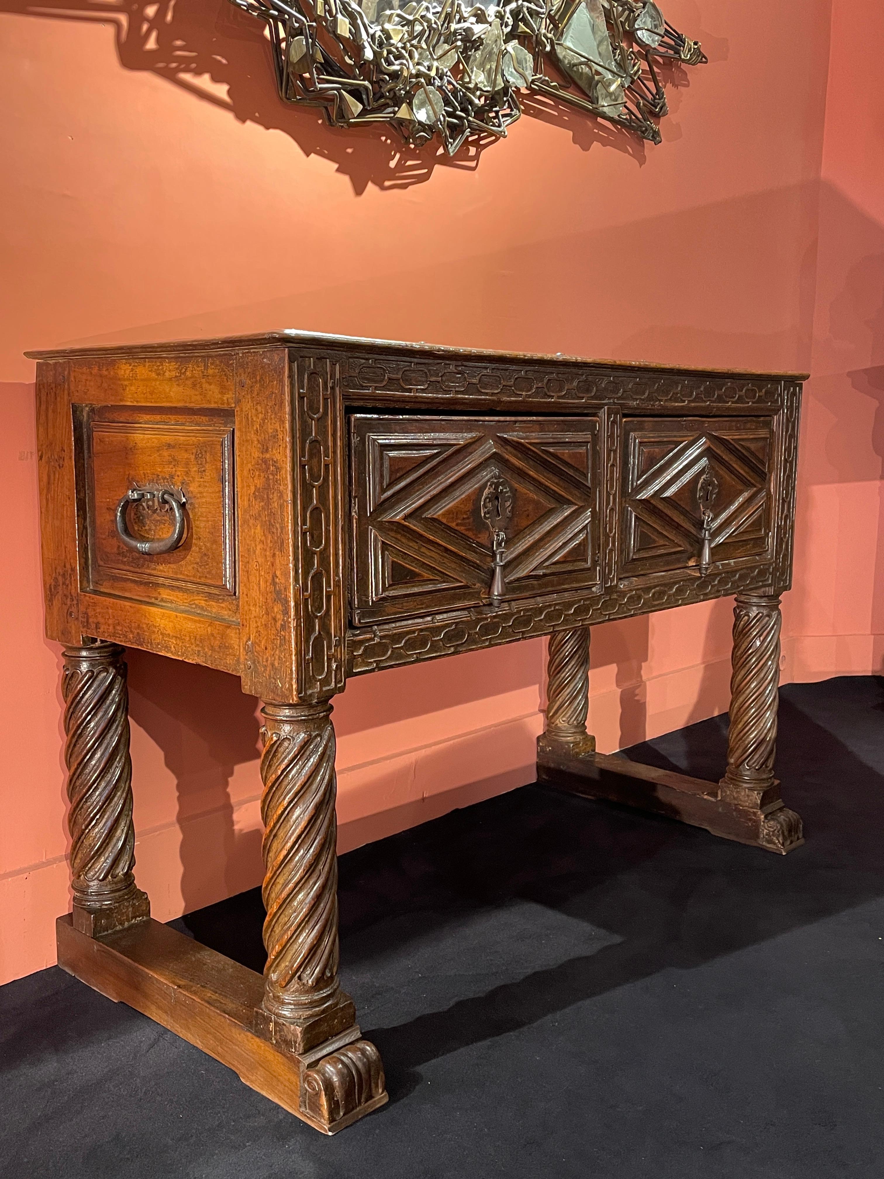 Rare Spanish Console In Good Condition For Sale In Saint-Ouen, FR