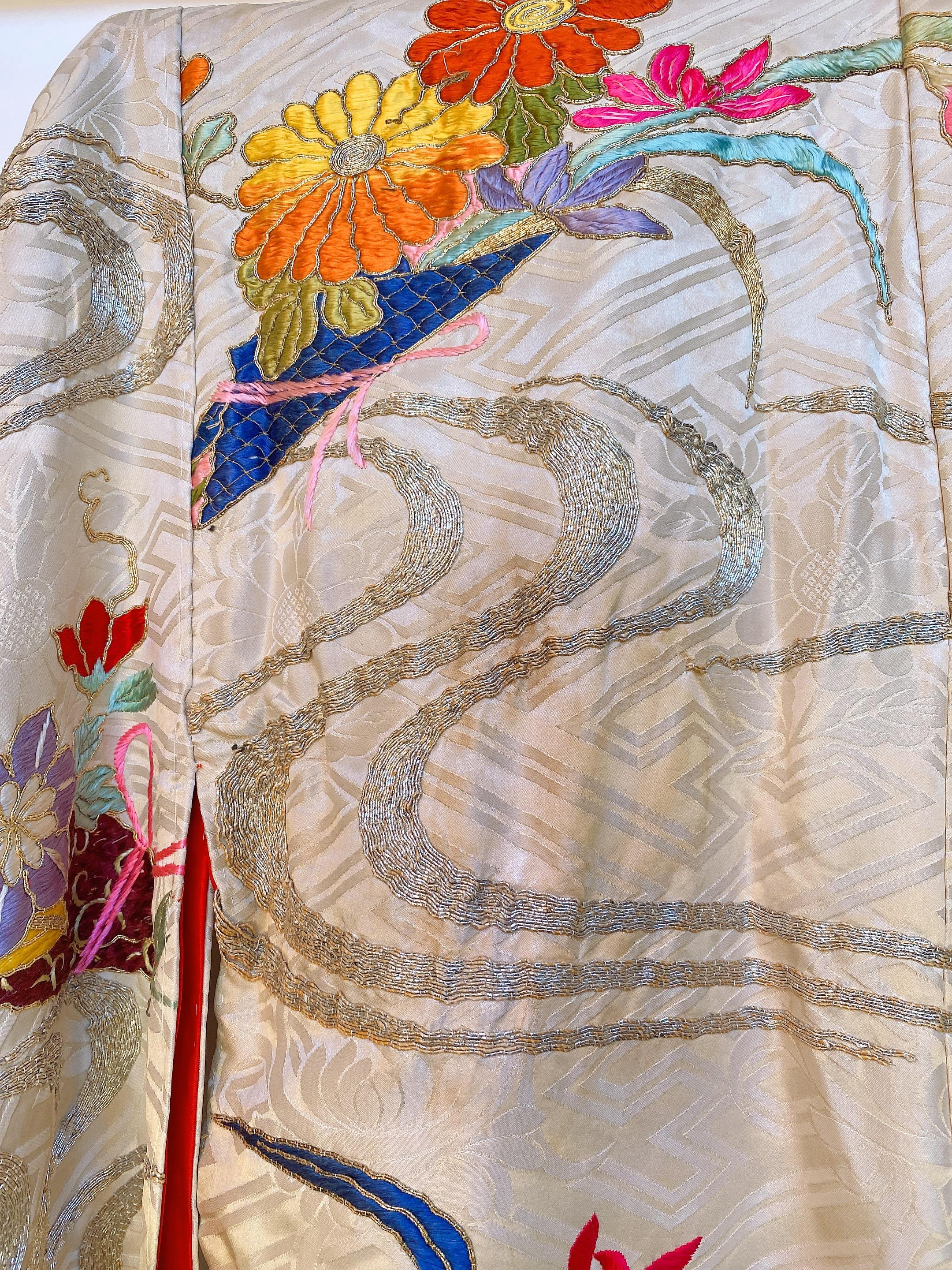 Rare Spectacular Hand-Embroidered Silk Japanese Kimono In Good Condition For Sale In Brea, CA