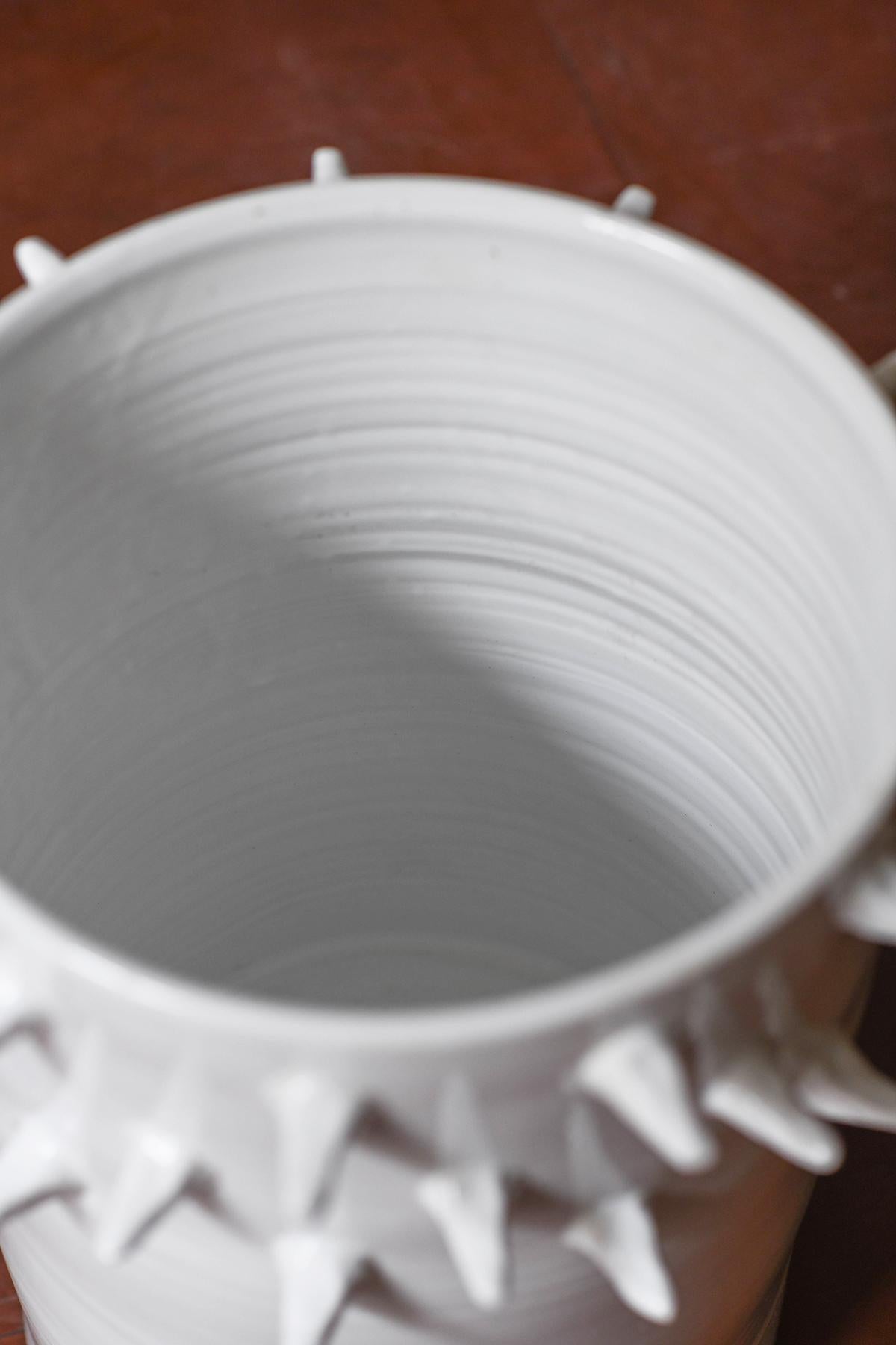 Seltene Spina-Vase aus glasierter Keramik von Umberto Mantineo im Angebot 4