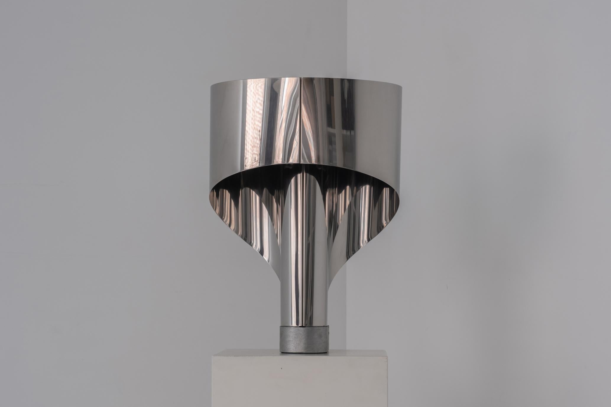 Mid-Century Modern Rare ‘Spinnaker’ table lamp by Corsini and Wiskemann for Stilnovo, Italy 1968