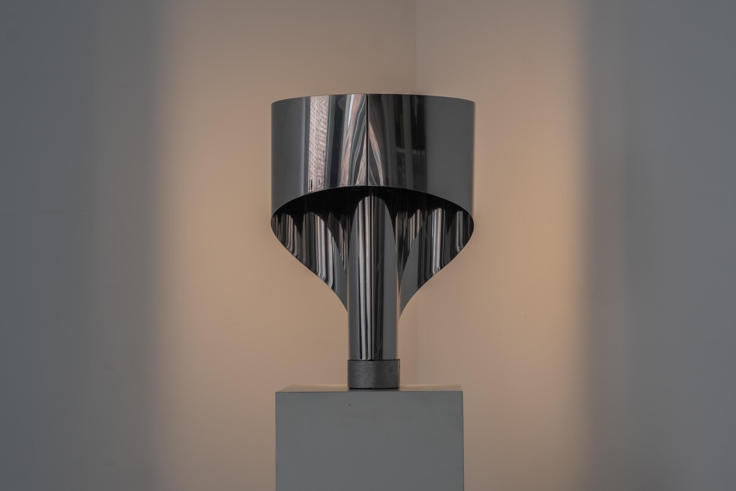Italian Rare ‘Spinnaker’ table lamp by Corsini and Wiskemann for Stilnovo, Italy 1968