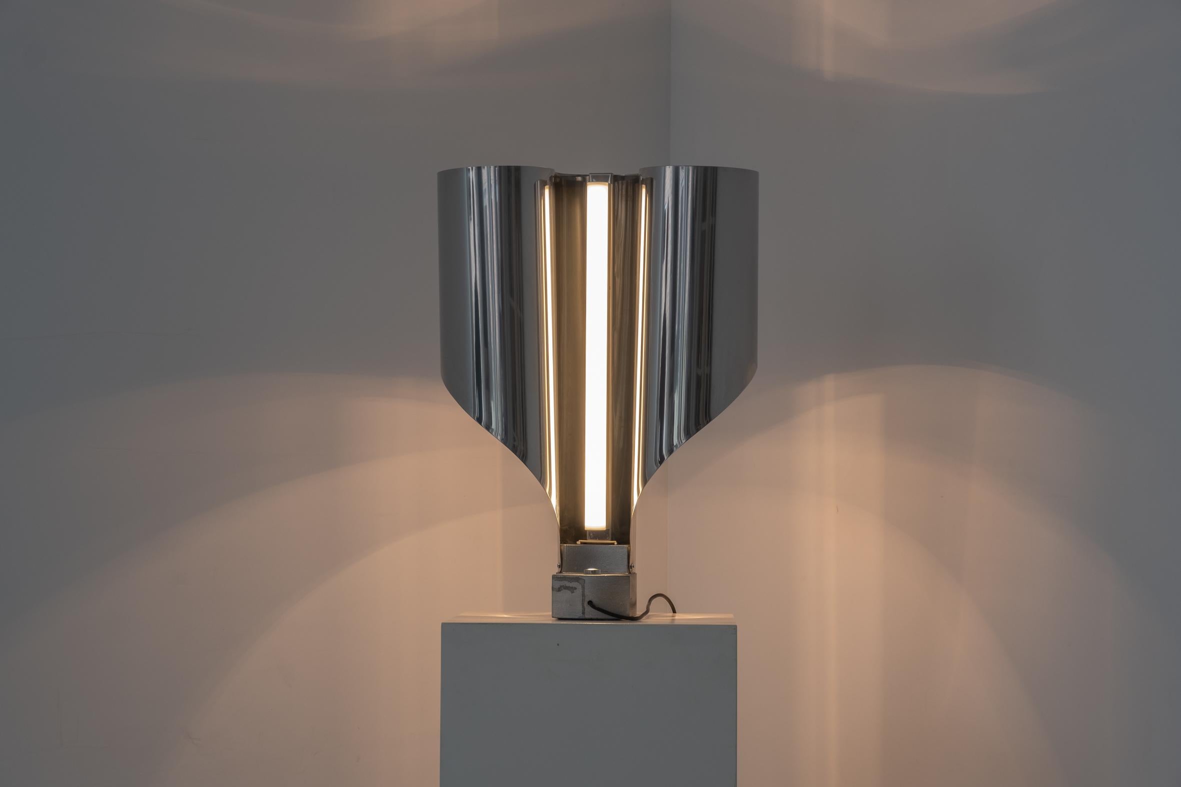 Rare ‘Spinnaker’ table lamp by Corsini and Wiskemann for Stilnovo, Italy 1968 1