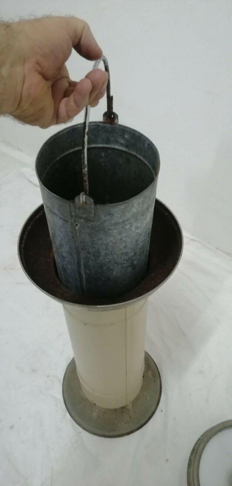 Rare Spittoon Column with Container Inside, 1920s In Good Condition For Sale In taranto, IT