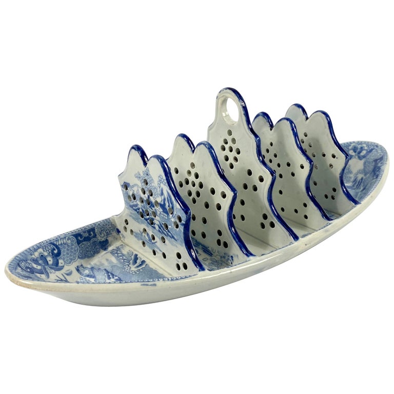 Spode Racking Rare Spode Pearlware Toast Rack, Willow Pattern, circa 1820 at 1stDibs