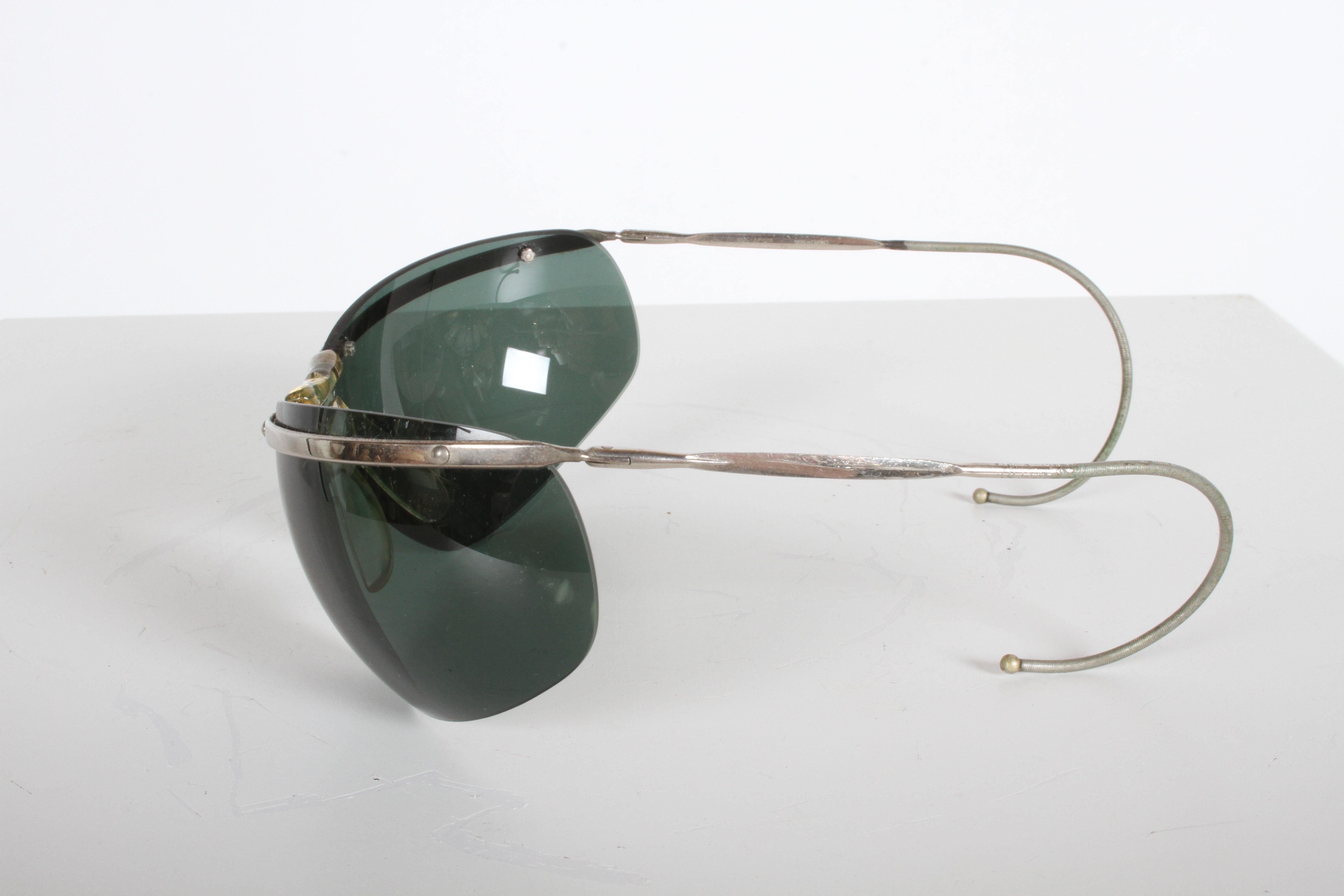 Mid-20th Century Rare Sport Wraparound 1960s Vintage Sunglasses by Sol-Amor France, Green Lenses