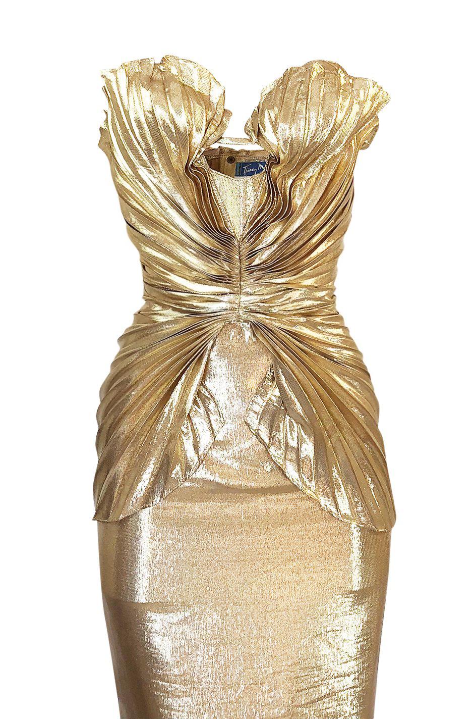 Rare Spring 1985 Thierry Mugler Bombshell Pleated Gold Lurex 'Shell' Dress In Excellent Condition In Rockwood, ON