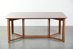 Rare table de salle à manger carrée de style Art Deco en bon état