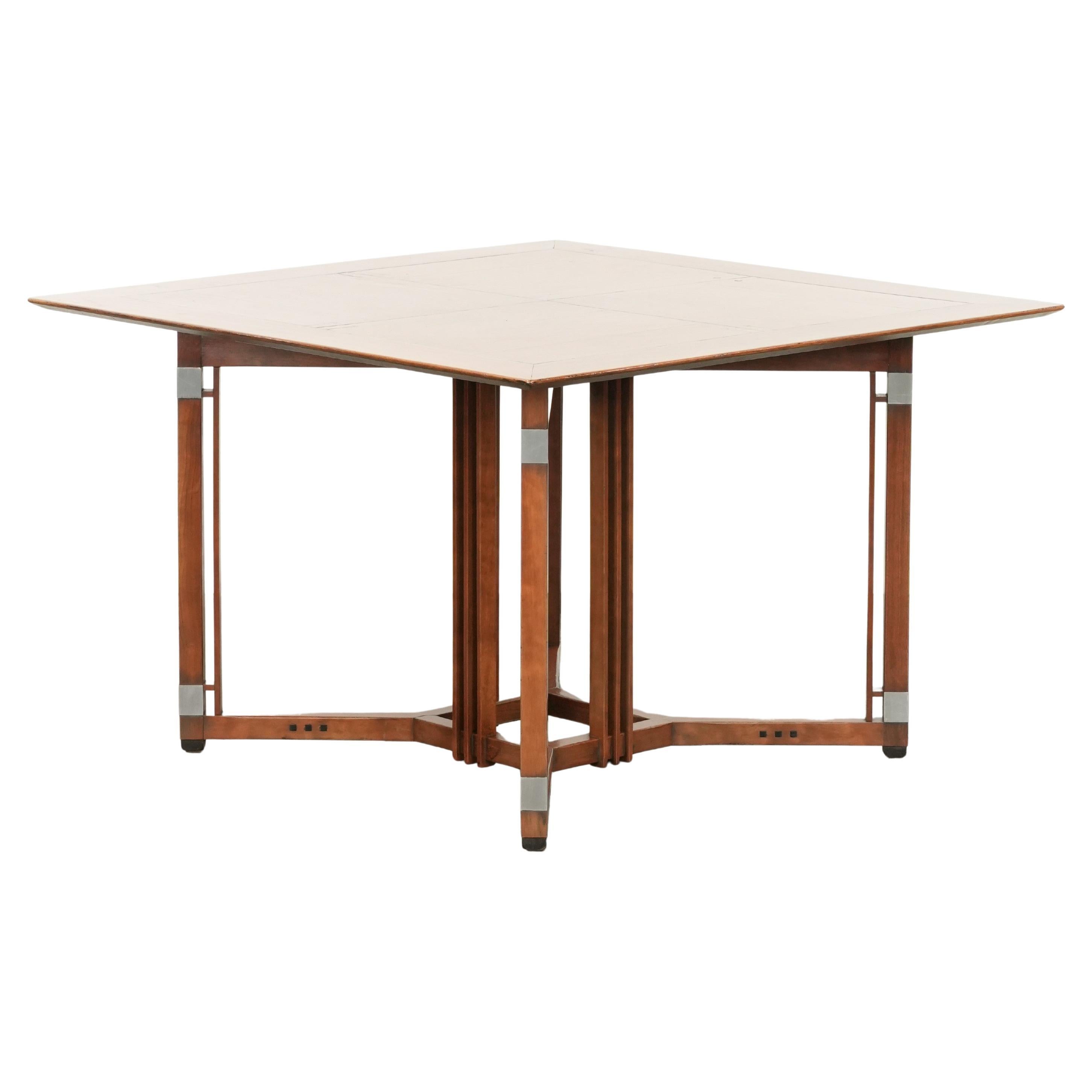 Rare square Art Deco design dining table in good condition For Sale