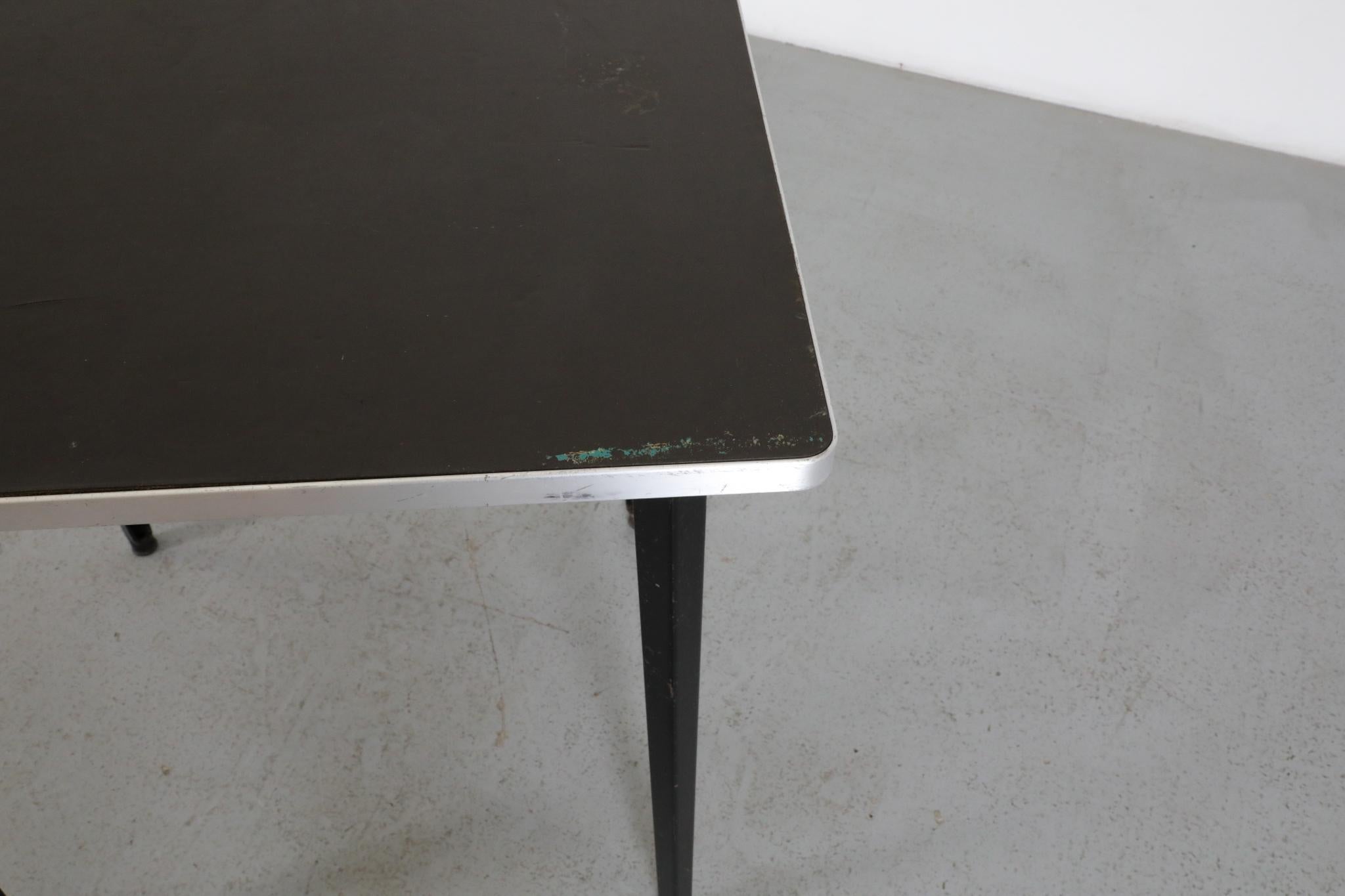 Rare table REFORM Friso Kramer pour Ahrend de Cirkel en vente 2