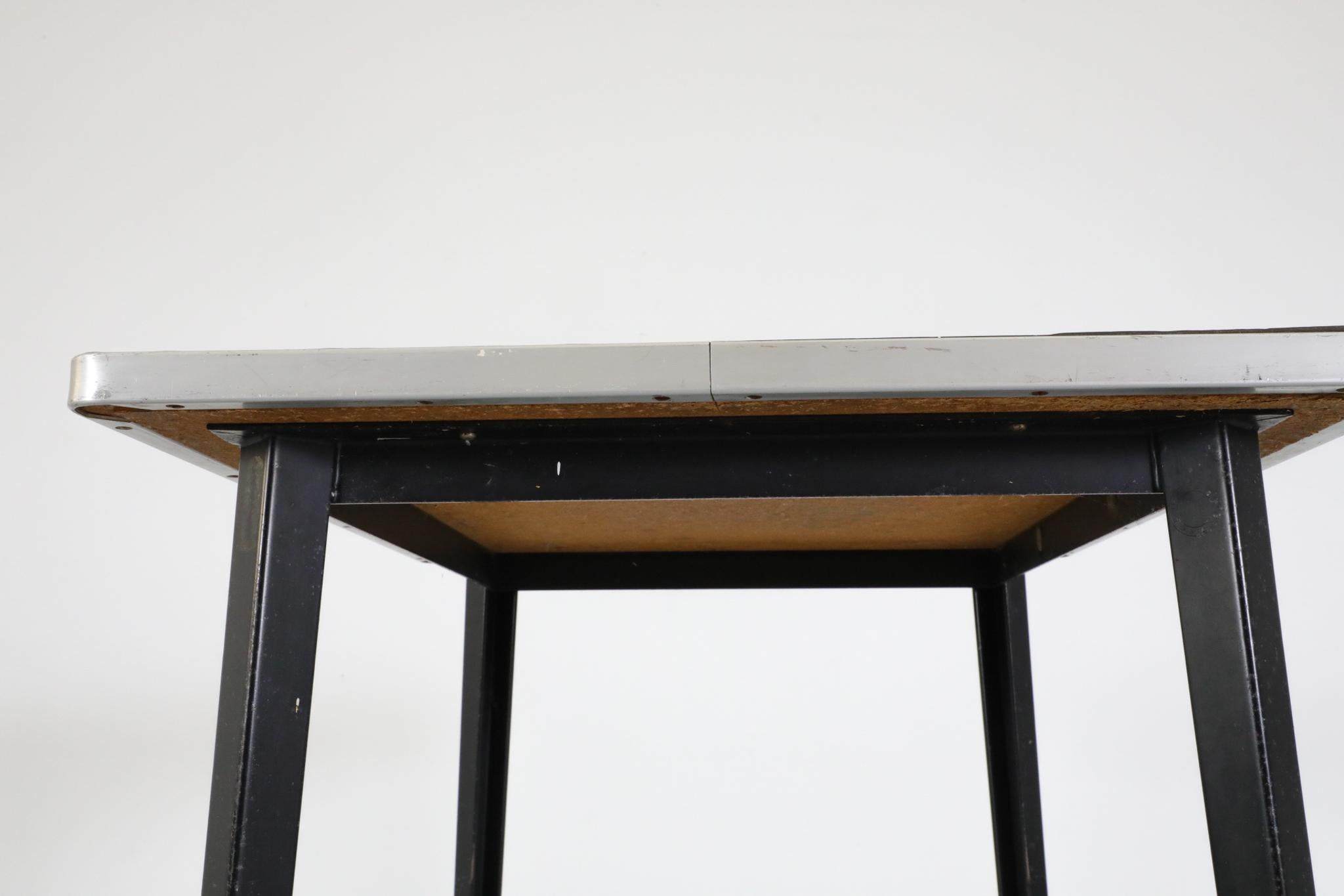 Rare table REFORM Friso Kramer pour Ahrend de Cirkel en vente 9