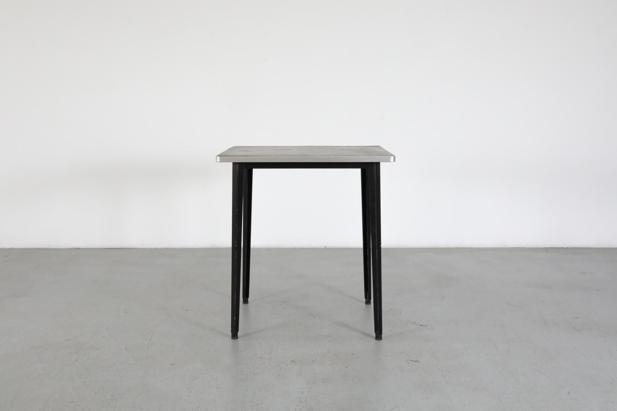 Industriel Rare table REFORM Friso Kramer pour Ahrend de Cirkel en vente