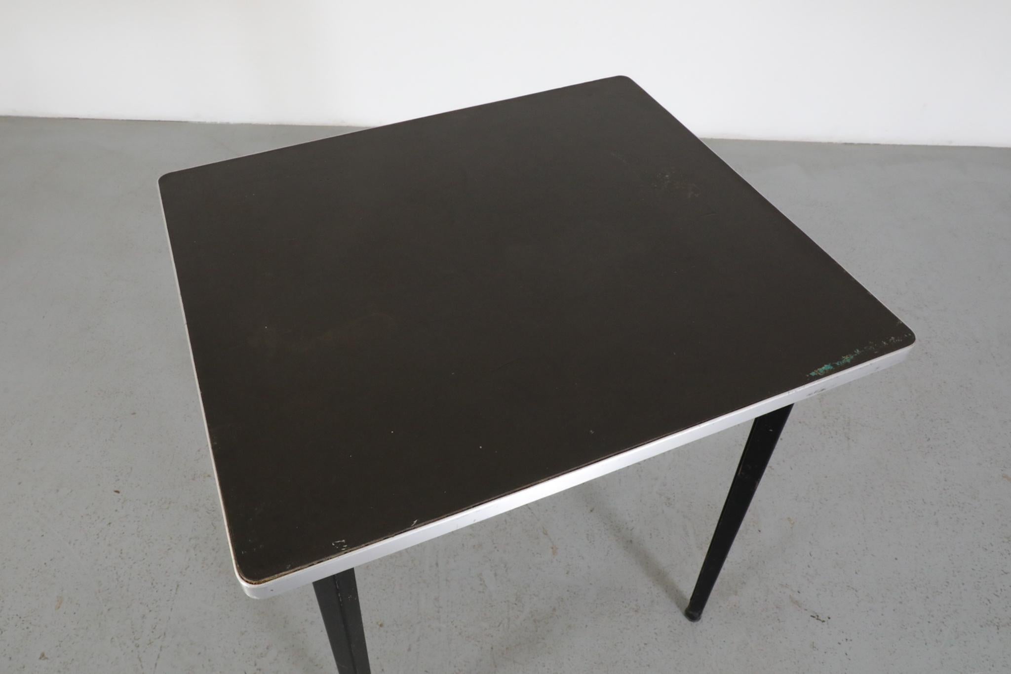 Rare table REFORM Friso Kramer pour Ahrend de Cirkel en vente 1