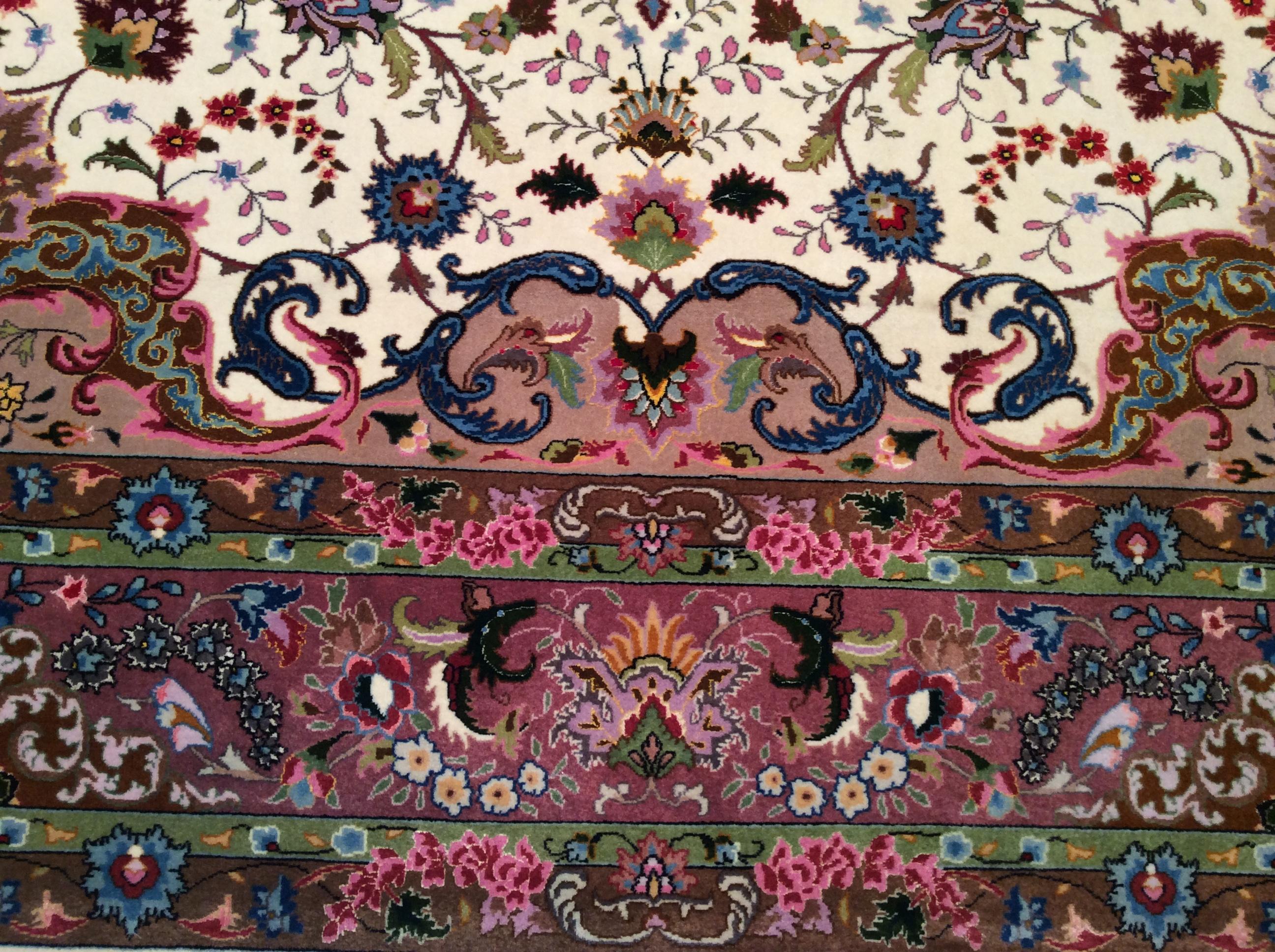 Rara alfombra tabriz persa cuadrada en crema y rosa con reflejos de seda en venta 5