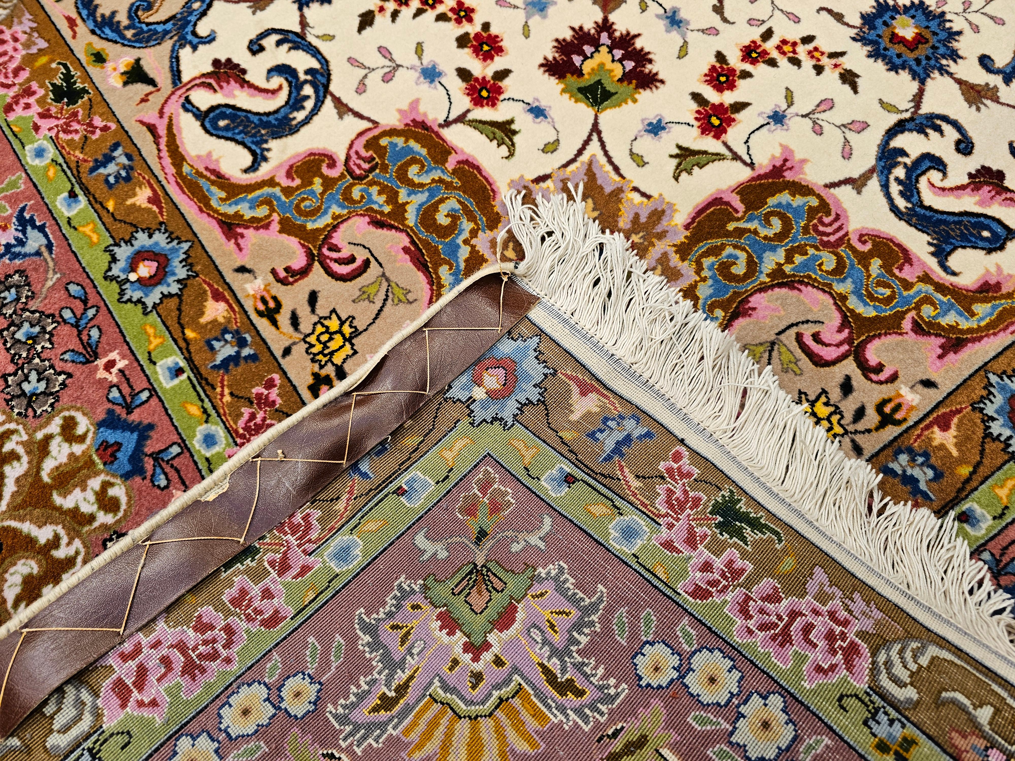 Rara alfombra tabriz persa cuadrada en crema y rosa con reflejos de seda en venta 6