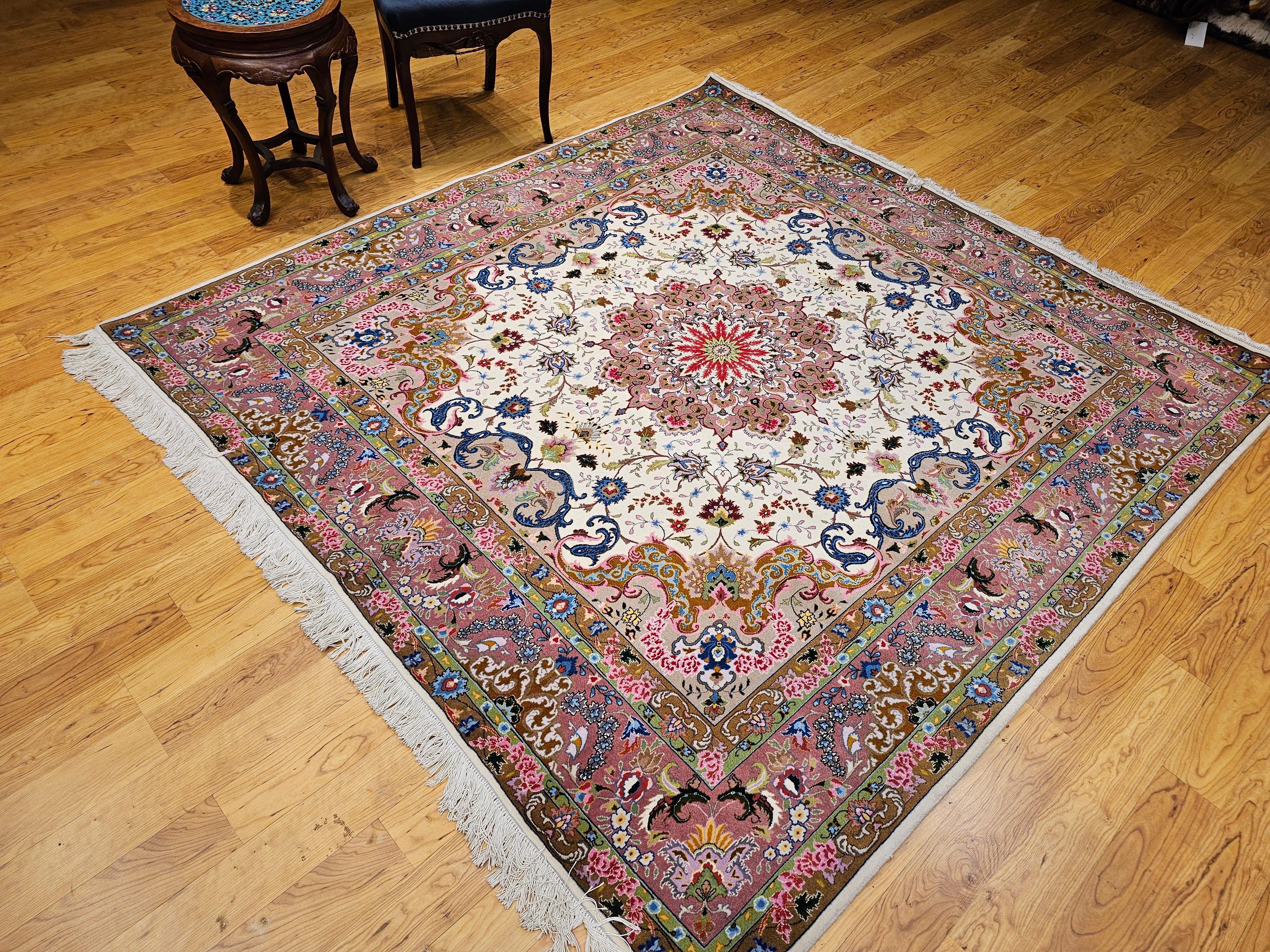Rara alfombra tabriz persa cuadrada en crema y rosa con reflejos de seda en venta 8