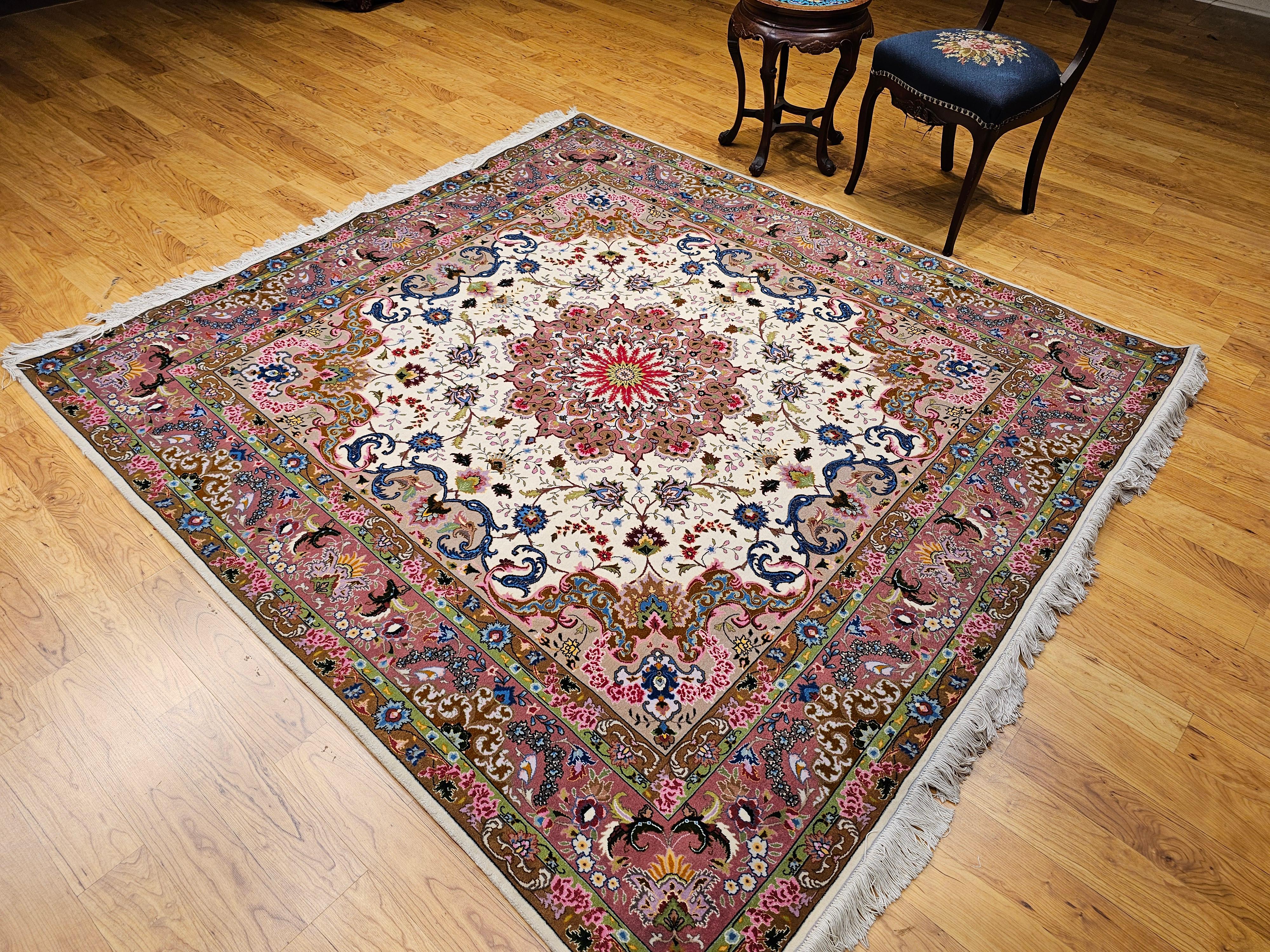 Rara alfombra tabriz persa cuadrada en crema y rosa con reflejos de seda en venta 10