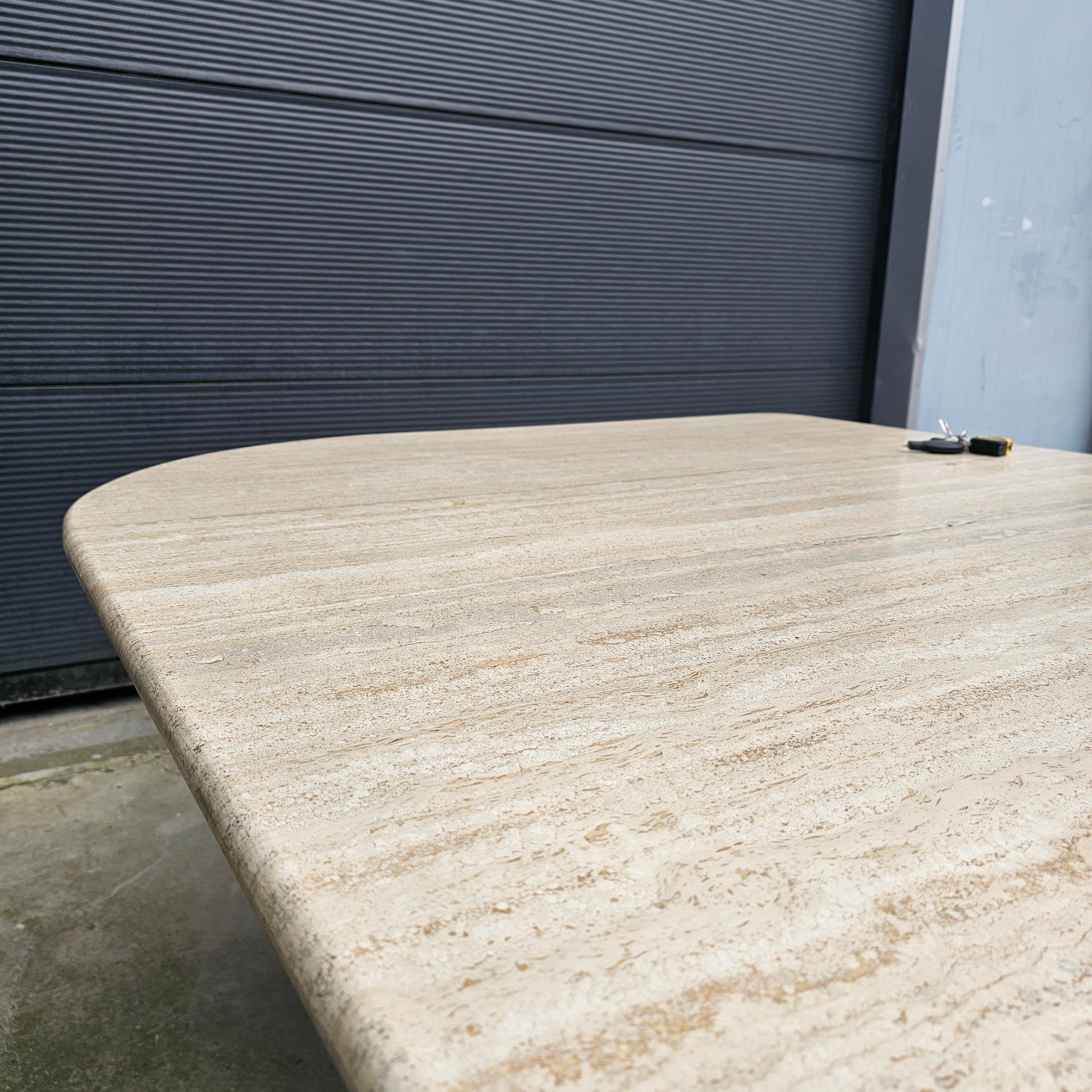 Rare Square Travertine Dining from Up & Up In Good Condition For Sale In Waasmunster, BE