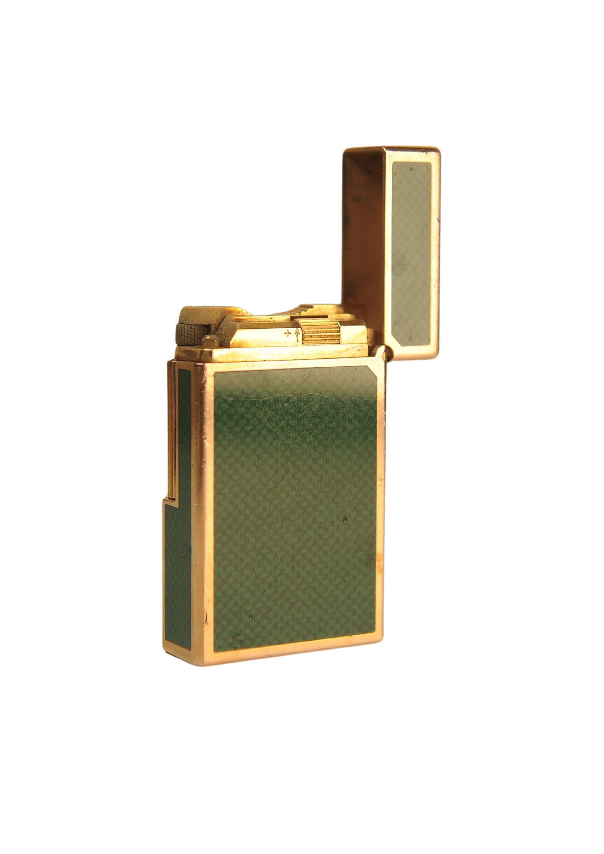 Rare S.T Dupont Gold Plated Green Laque De Chine Ligne 1 Lighter en vente 4
