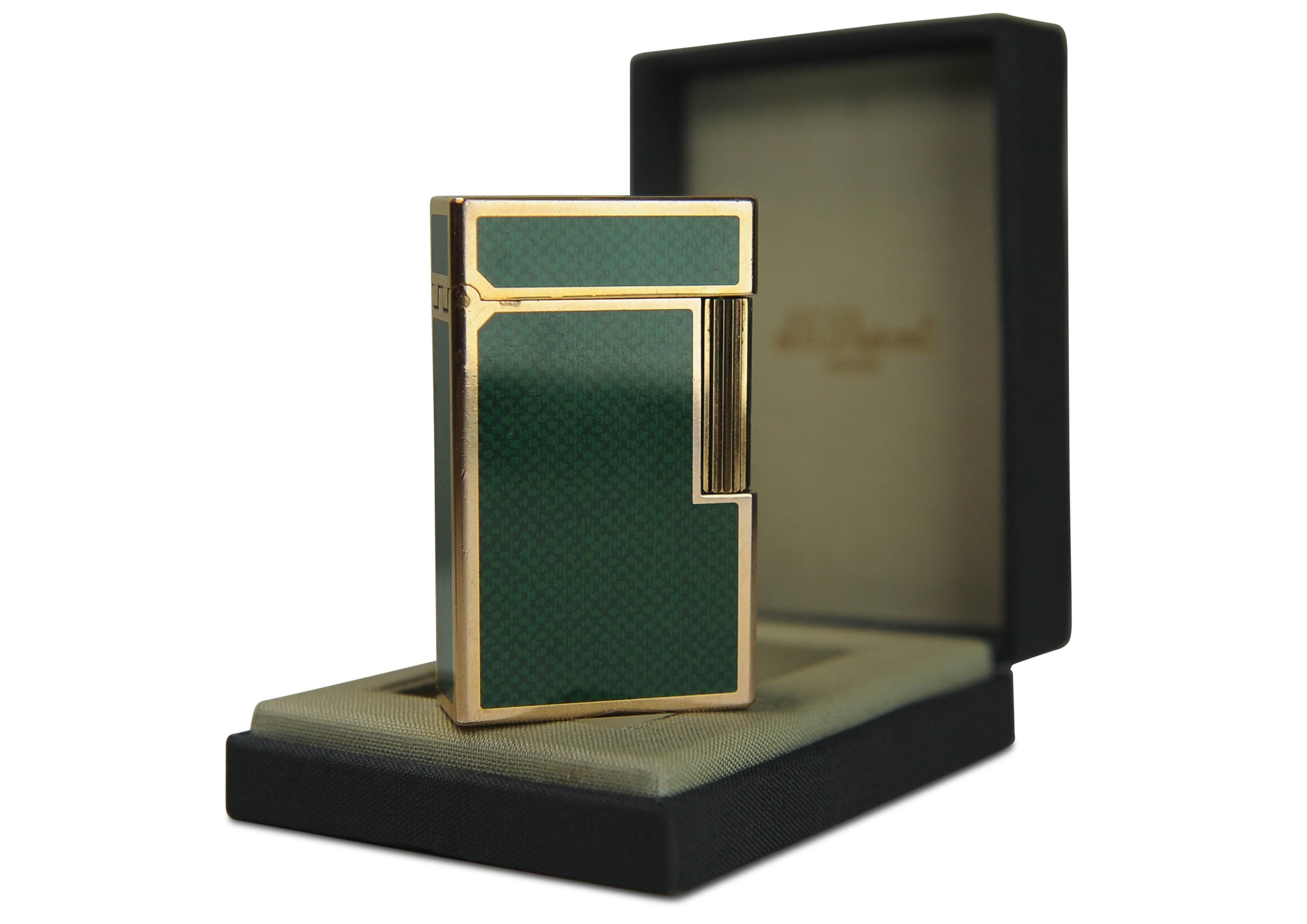 Art déco Rare S.T Dupont Gold Plated Green Laque De Chine Ligne 1 Lighter en vente