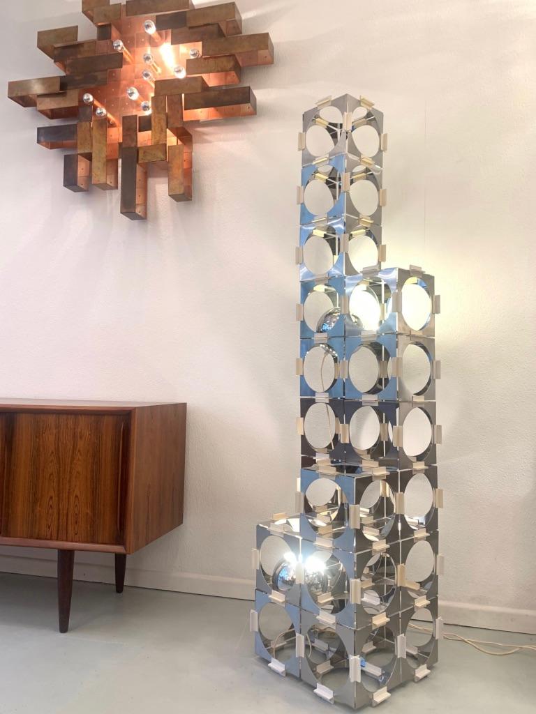 Fin du 20e siècle Rare lampadaire modulaire « gratte-ciel » en acier inoxydable de Reggiani, Italie, vers 1970 en vente