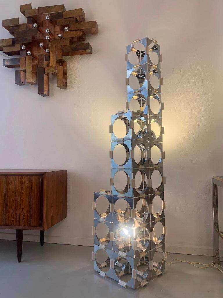 Rare lampadaire modulaire « gratte-ciel » en acier inoxydable de Reggiani, Italie, vers 1970 en vente 3