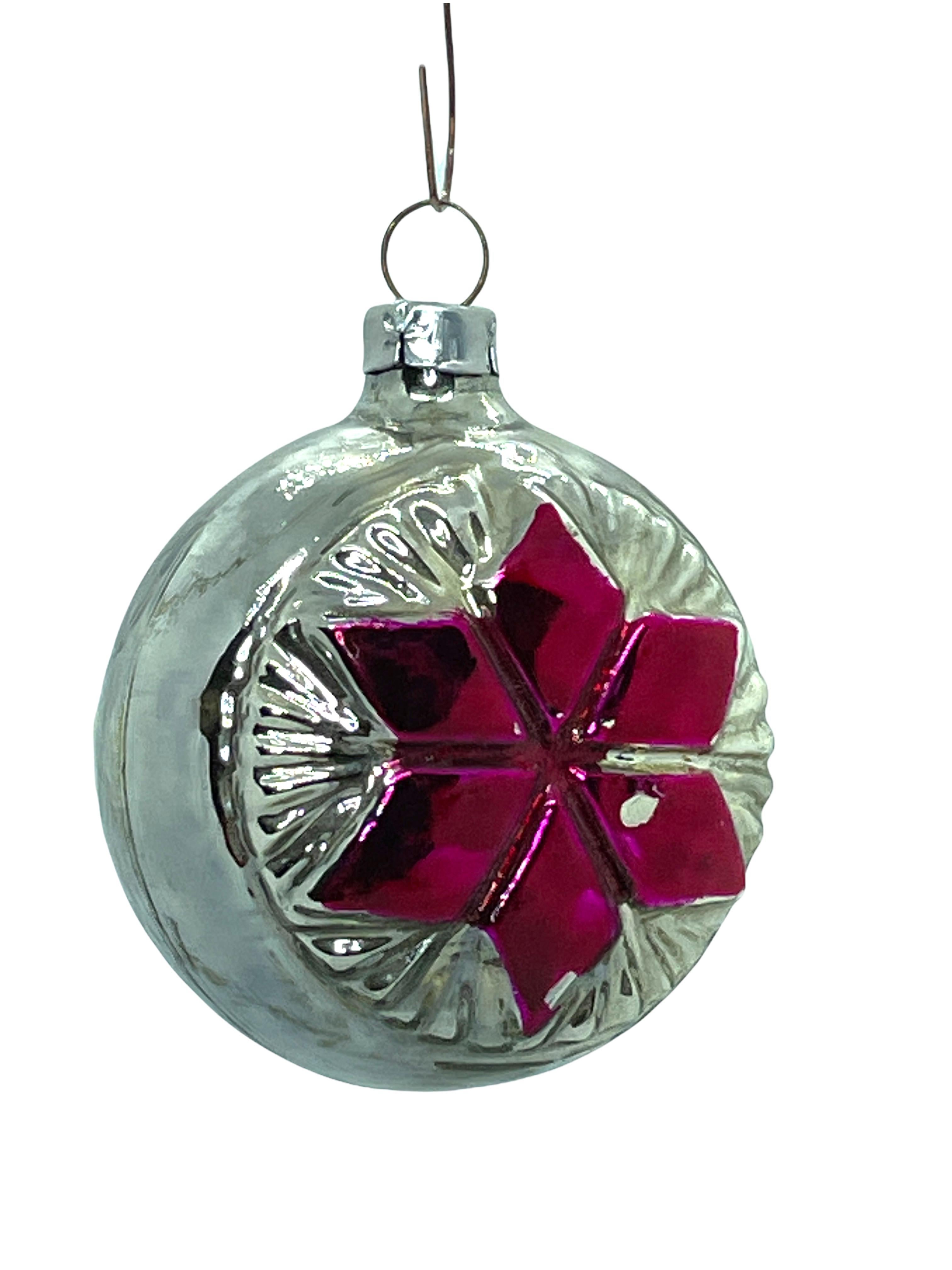 A rare Christmas ornament. made from thin mouth blown glass, this would be a great antique addition for your Christmas or feather tree. Nice addition to any collection.
 